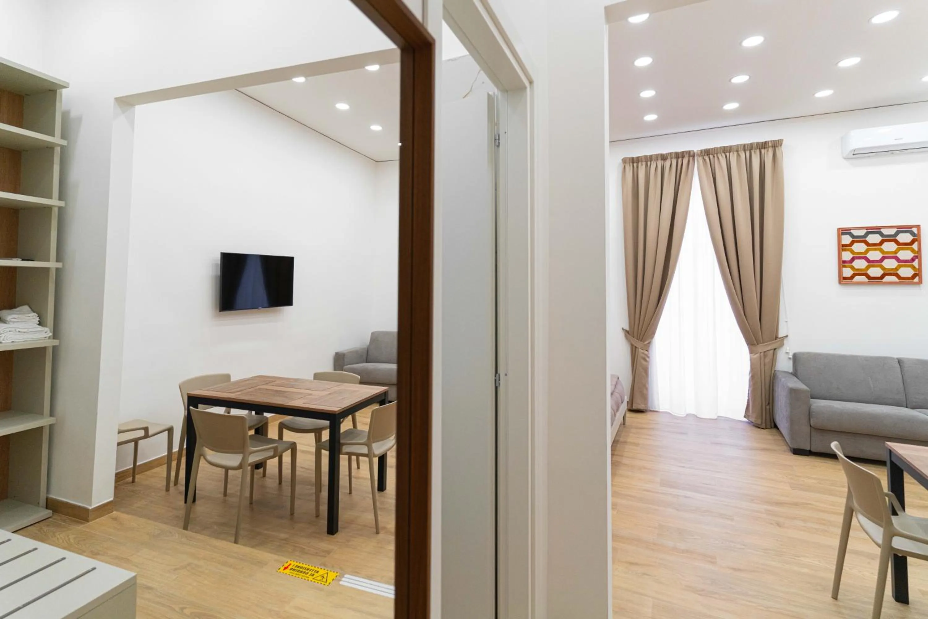 TV and multimedia in Toto e Peppino Luxury Rooms