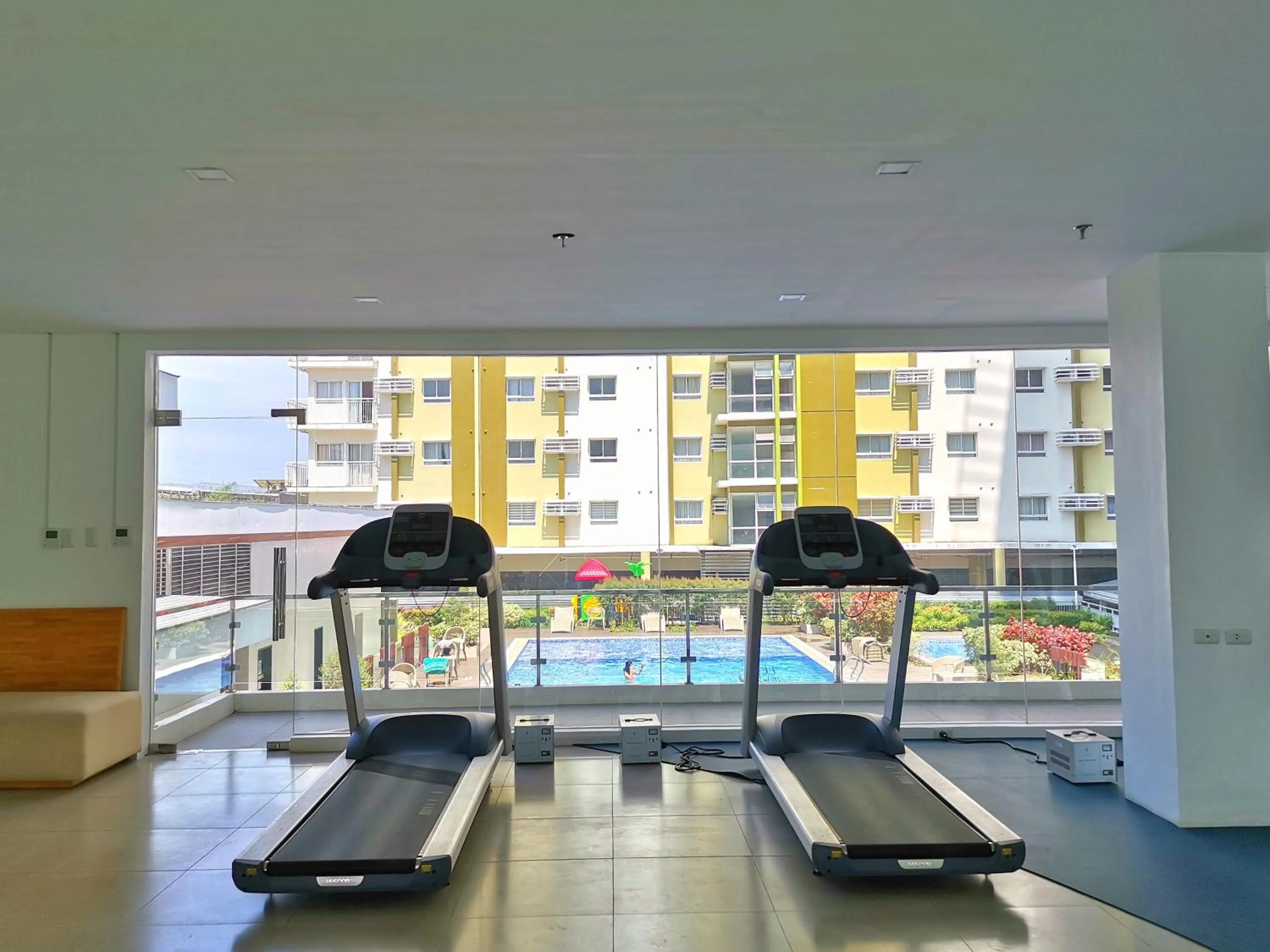 Fitness centre/facilities in Pool View Studio in Mesaverte with Free Pool & Netflix