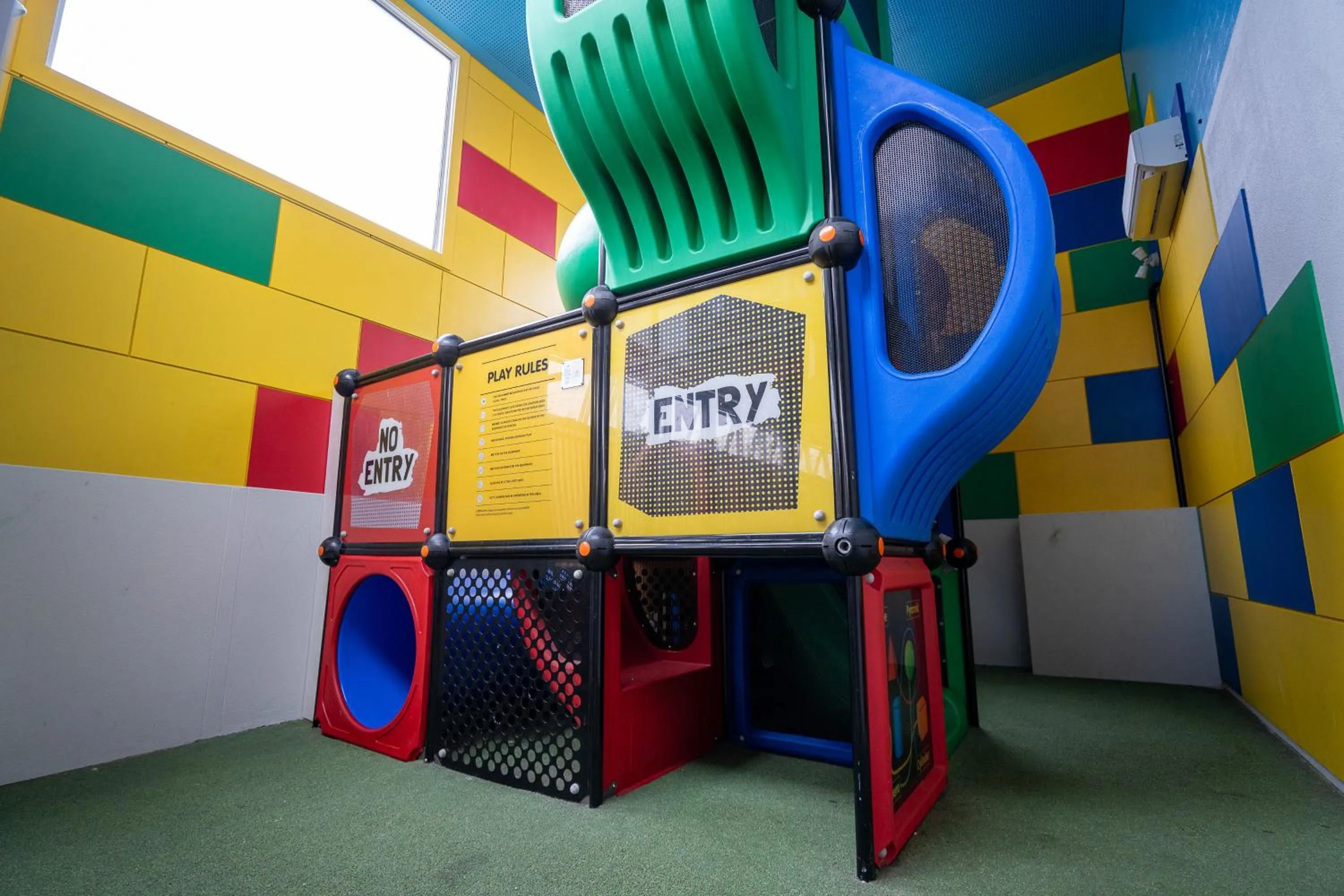 Family in Belmont Hotel Lake Macquarie