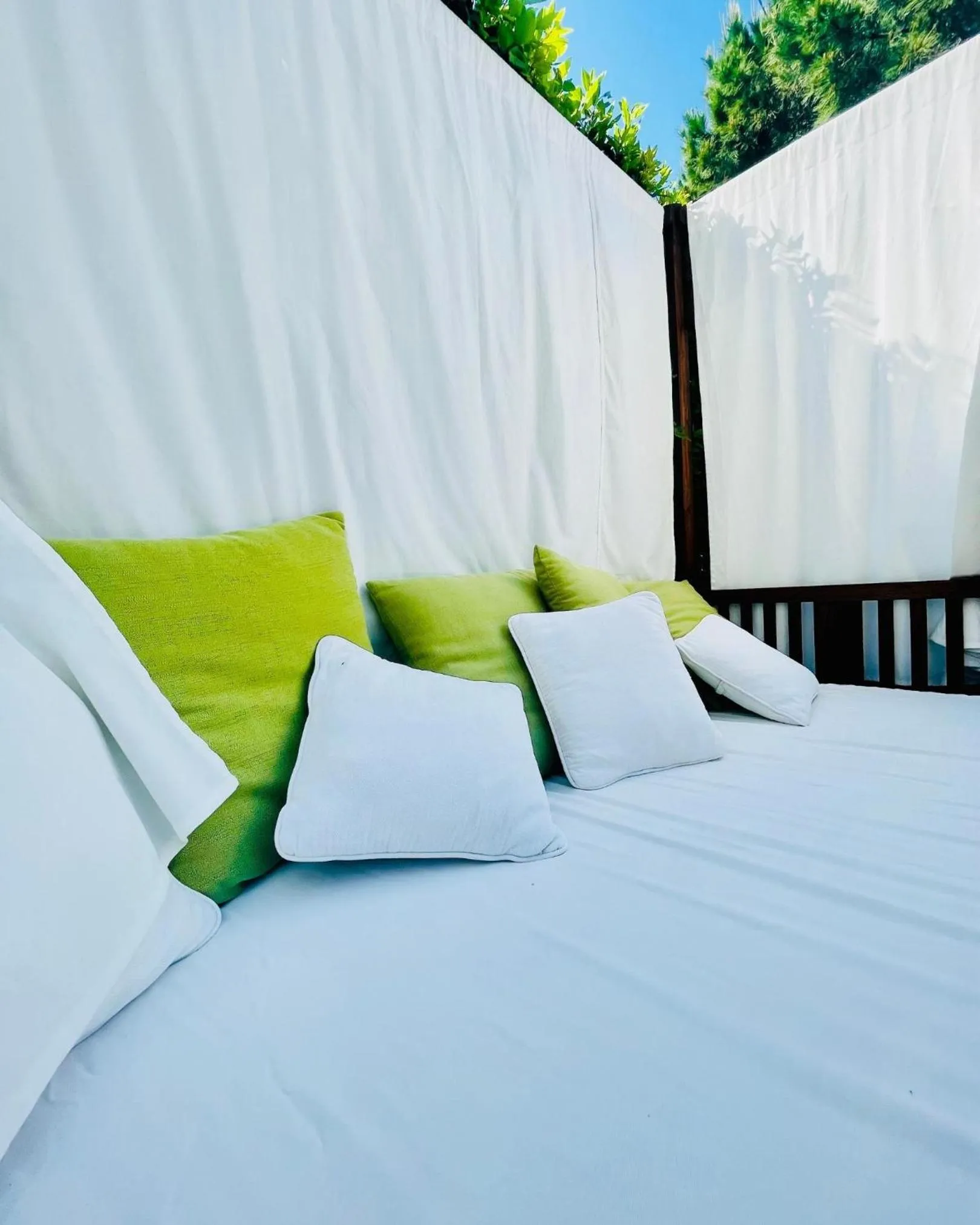 Swimming pool, Bed in Hotel La Pigna