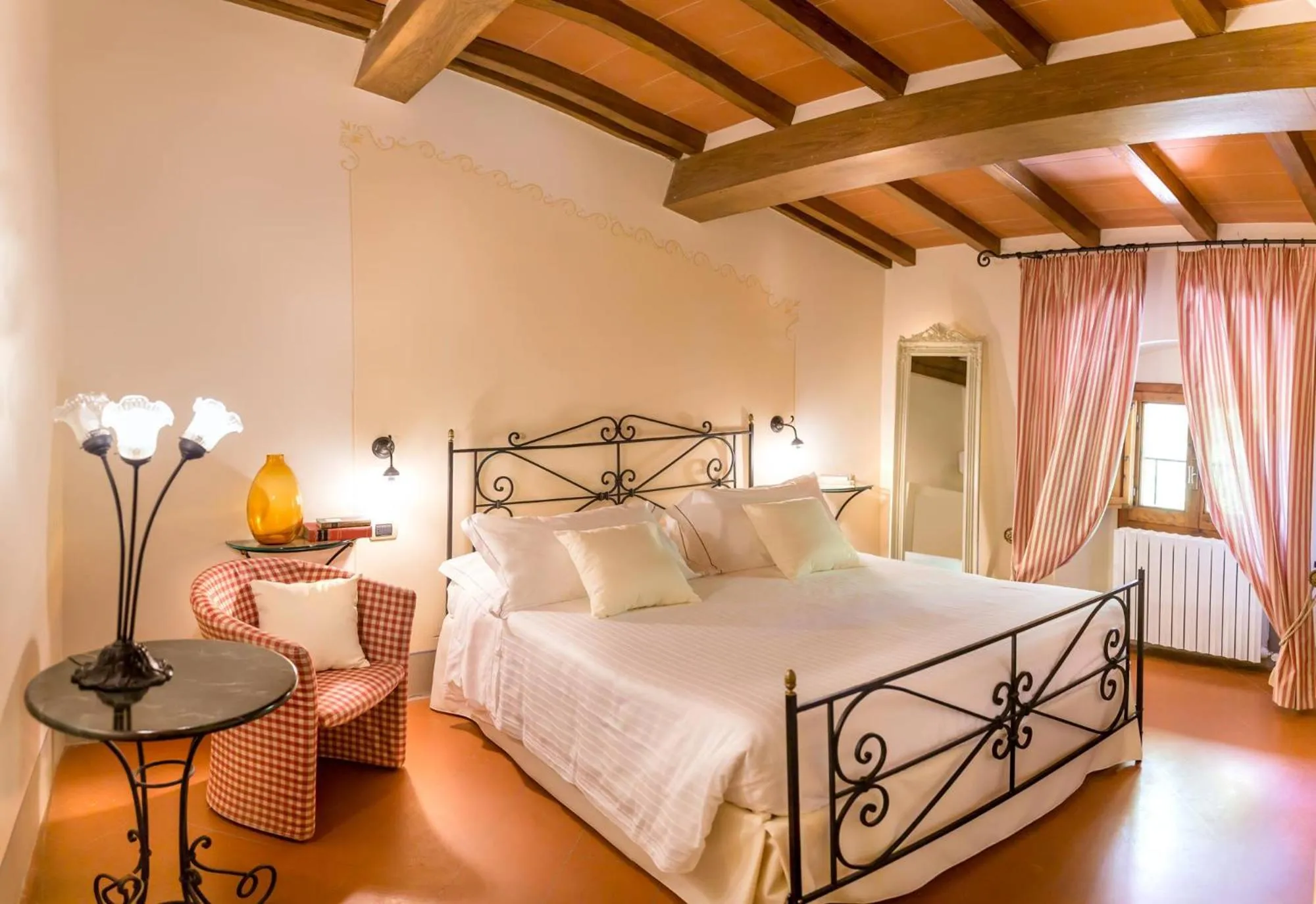 Photo of the whole room, Bed in Palagina la dimora