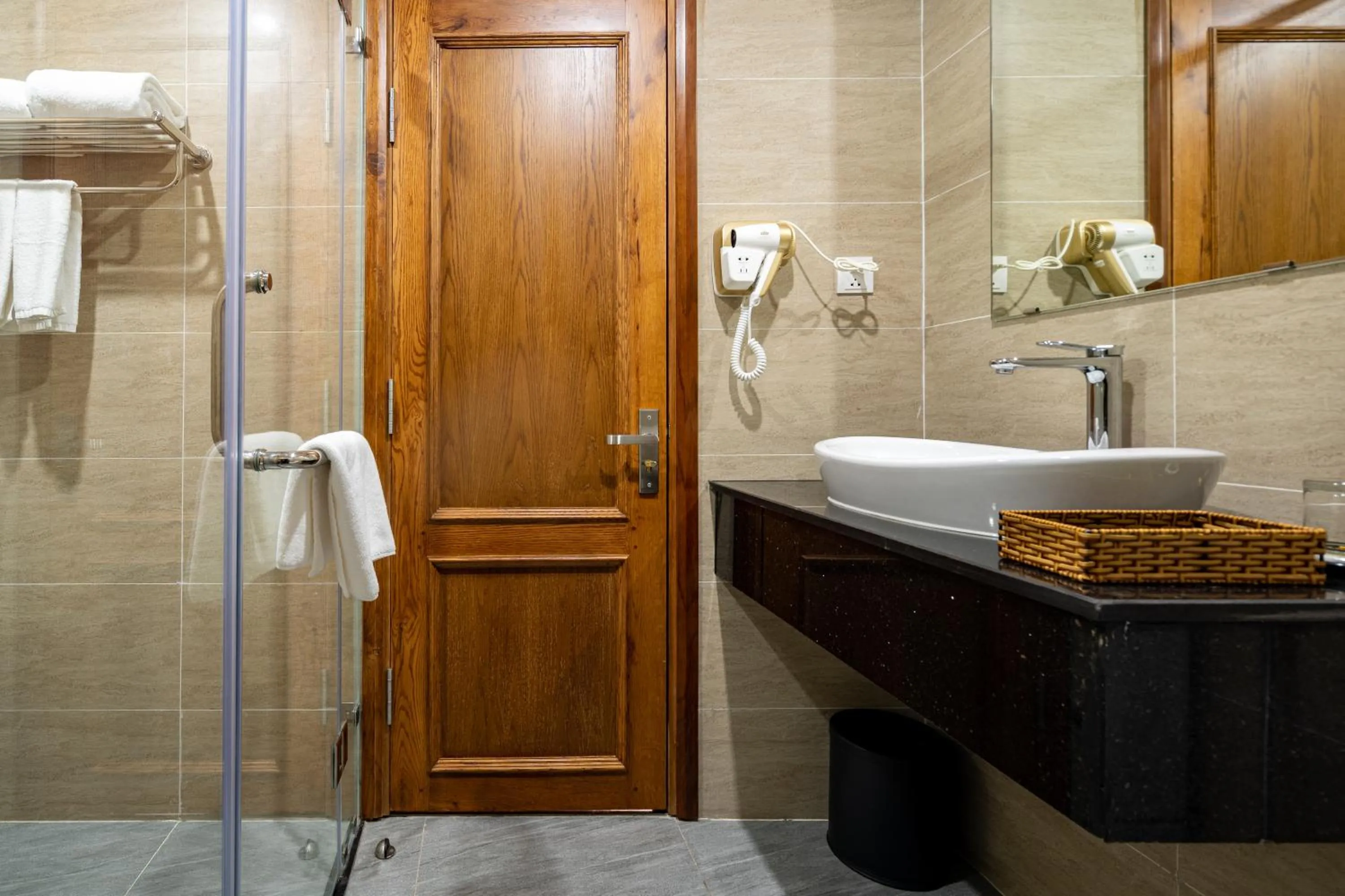 Bathroom in Fivitel Cổng Trời Đông Giang - Fivitel Đông Giang Heaven's Gate