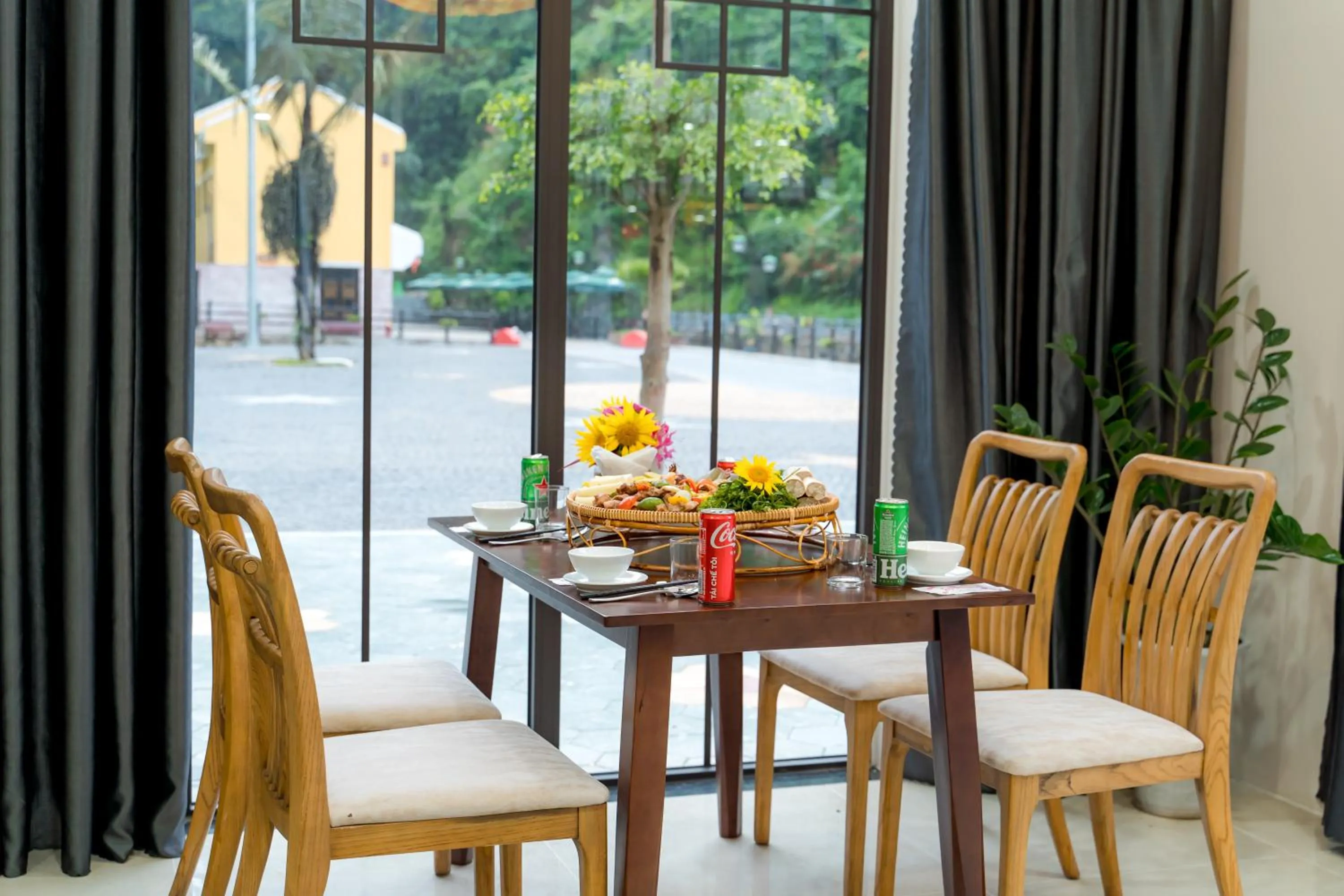 Food and drinks in Fivitel Cổng Trời Đông Giang - Fivitel Đông Giang Heaven's Gate