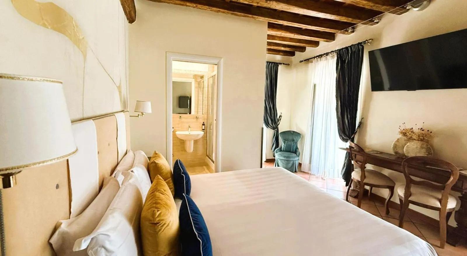 TV and multimedia, Bed in Le Clarisse Trastevere