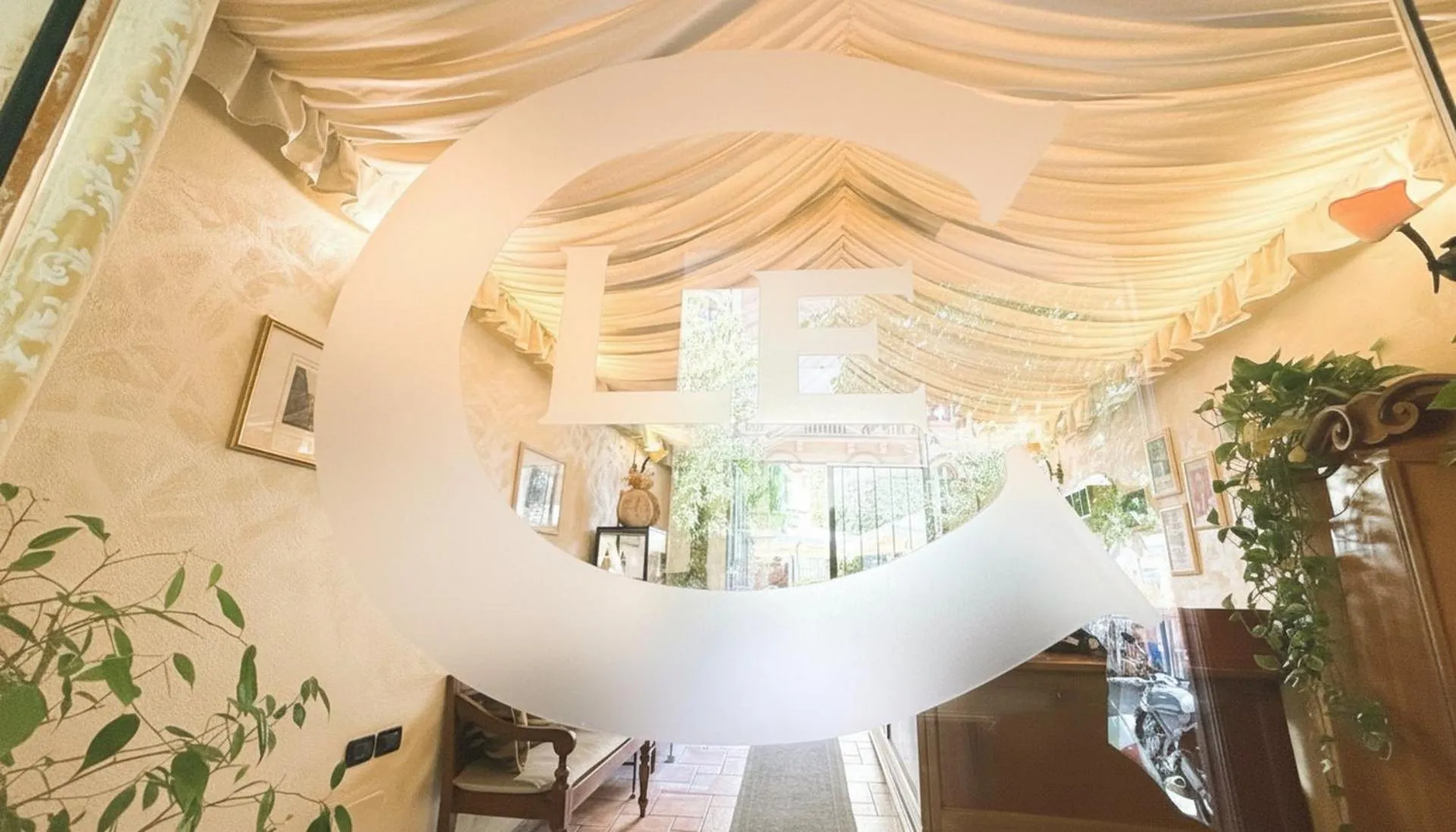 Logo/Certificate/Sign in Le Clarisse Trastevere