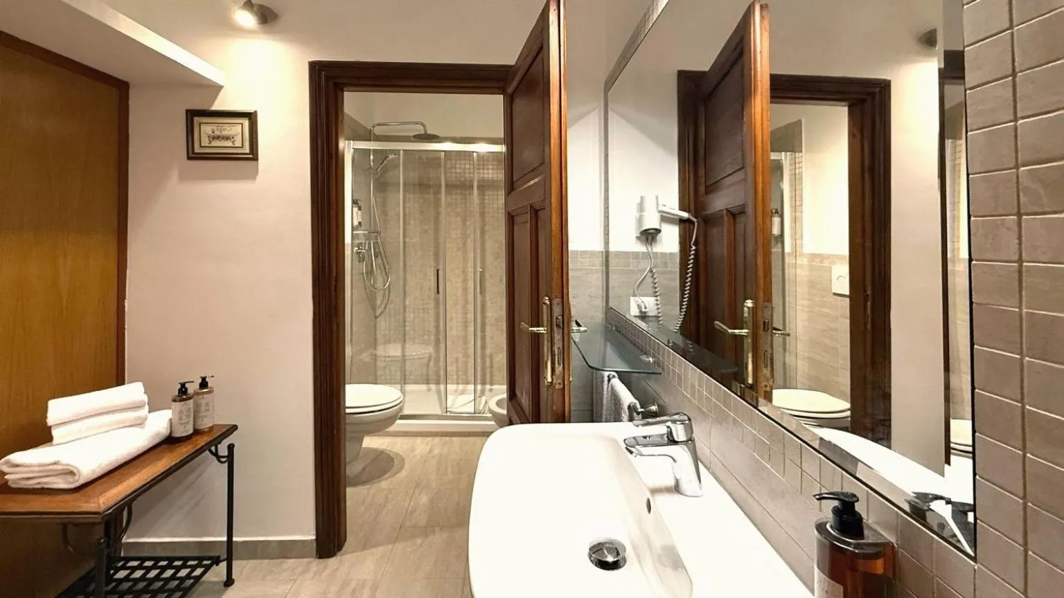 Shower in Le Clarisse Trastevere