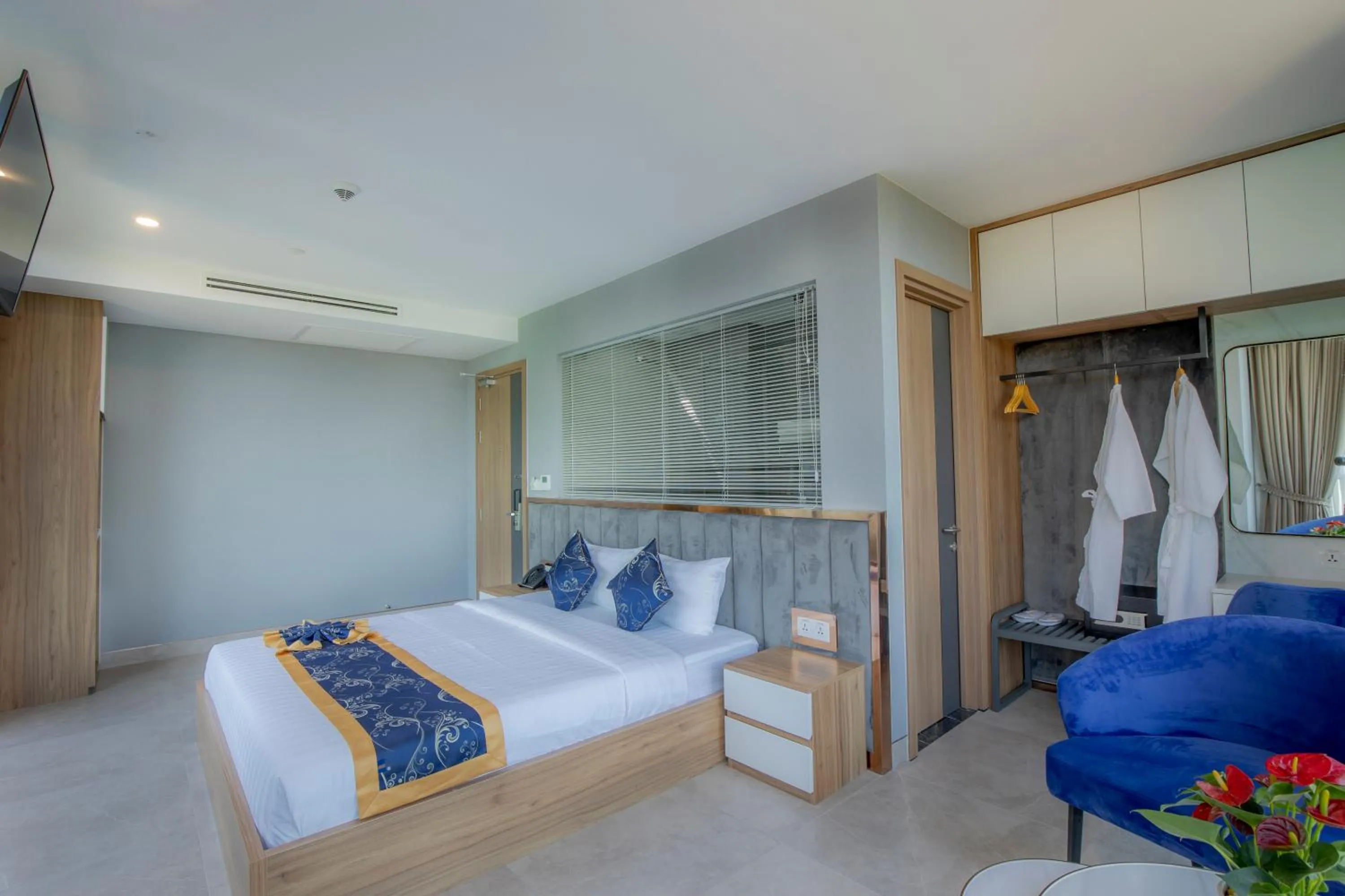 Bedroom, Bed in Seascape Palace Hotel