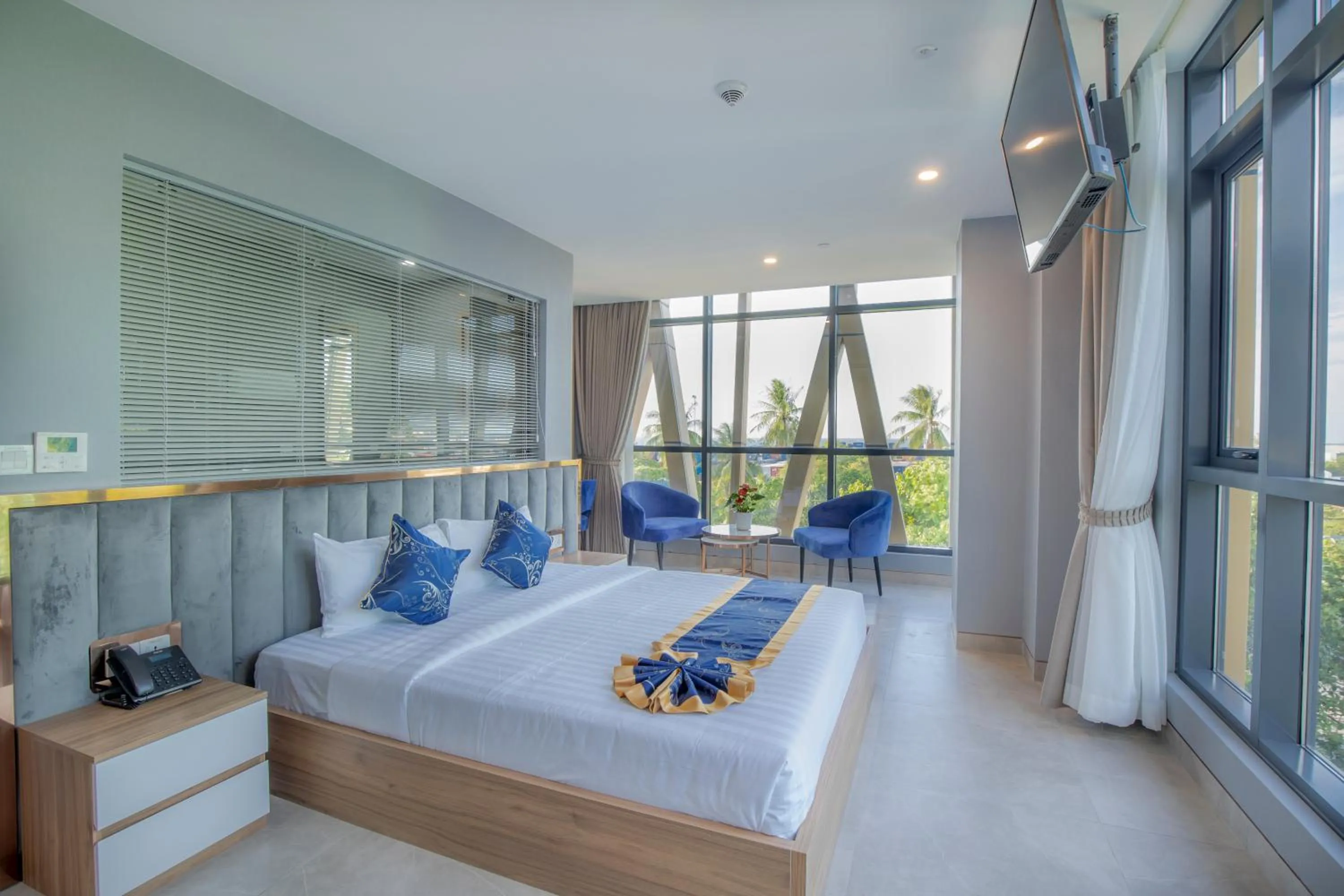 City view, Bed in Seascape Palace Hotel