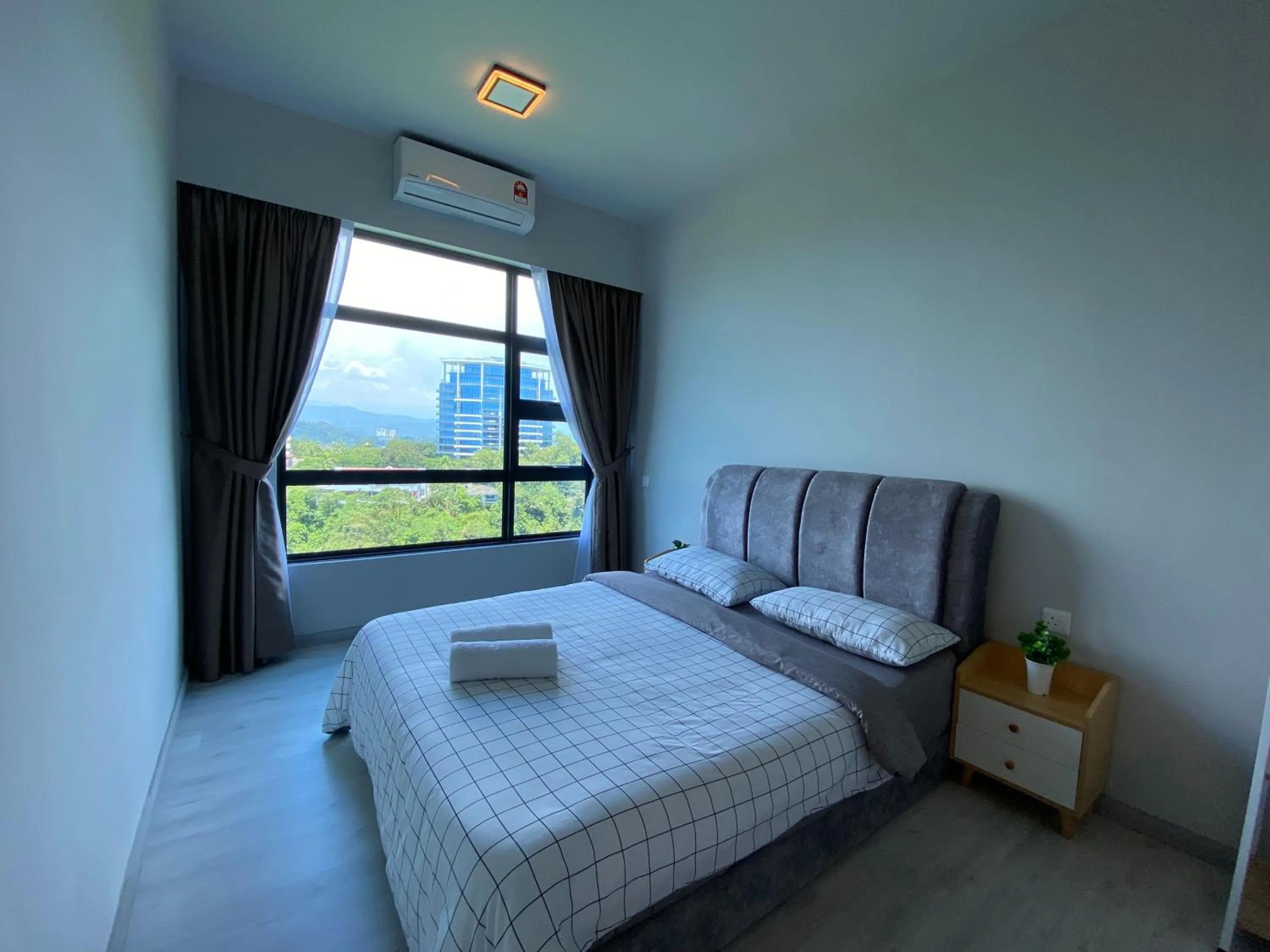 Bedroom, Bed in Alawa @ Jesselton Quay Kota Kinabalu