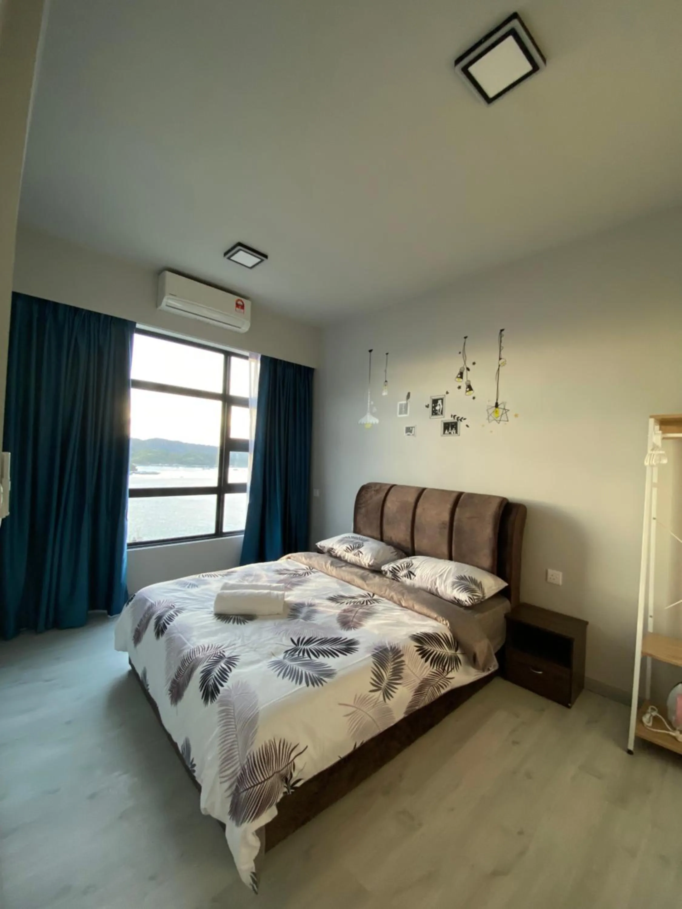 Sea view, Bed in Alawa @ Jesselton Quay Kota Kinabalu