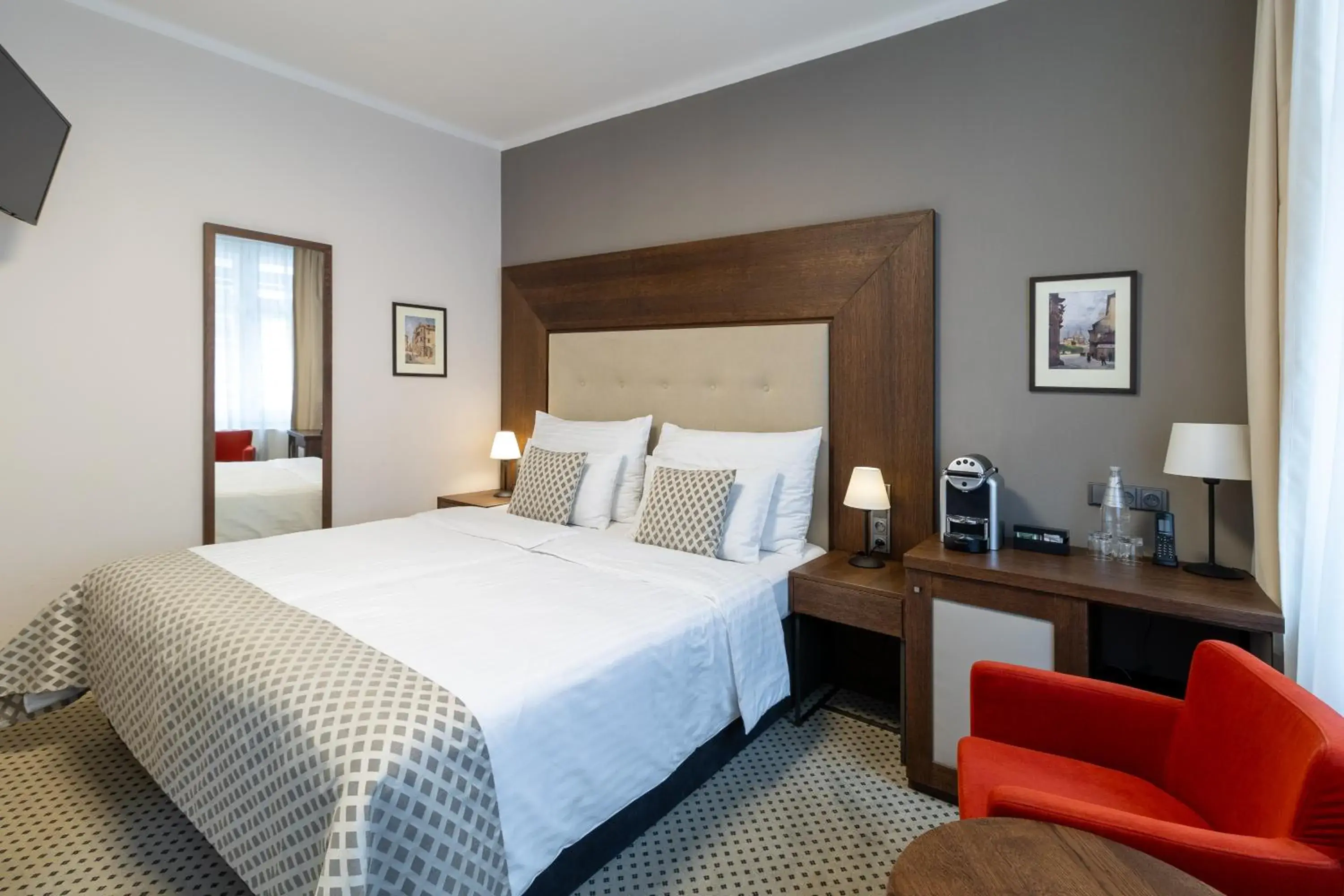 Economy Double Room in Hotel Ikona Economy Double Room in Hotel Ikona