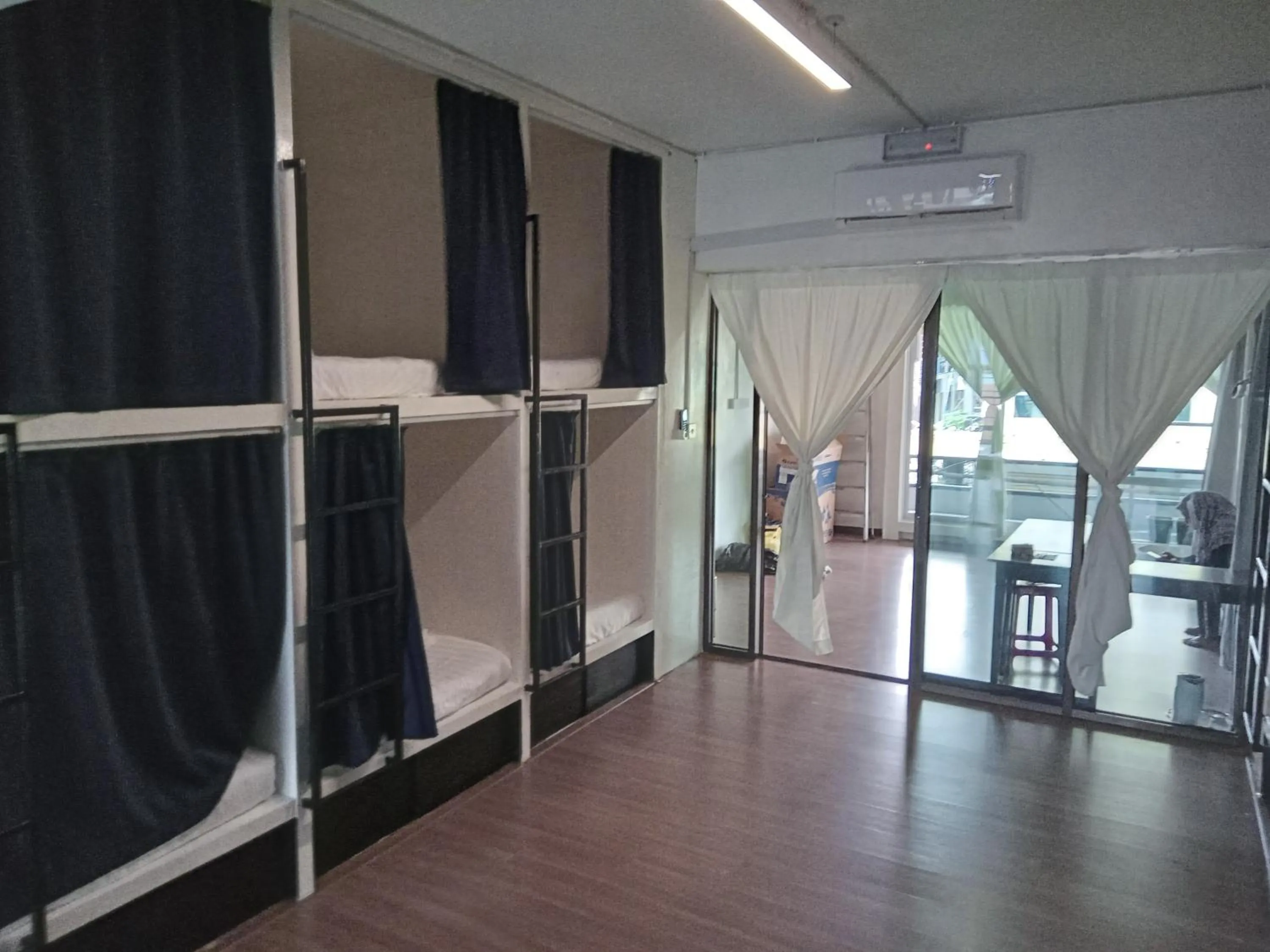 bunk bed in TEMPO EXT.