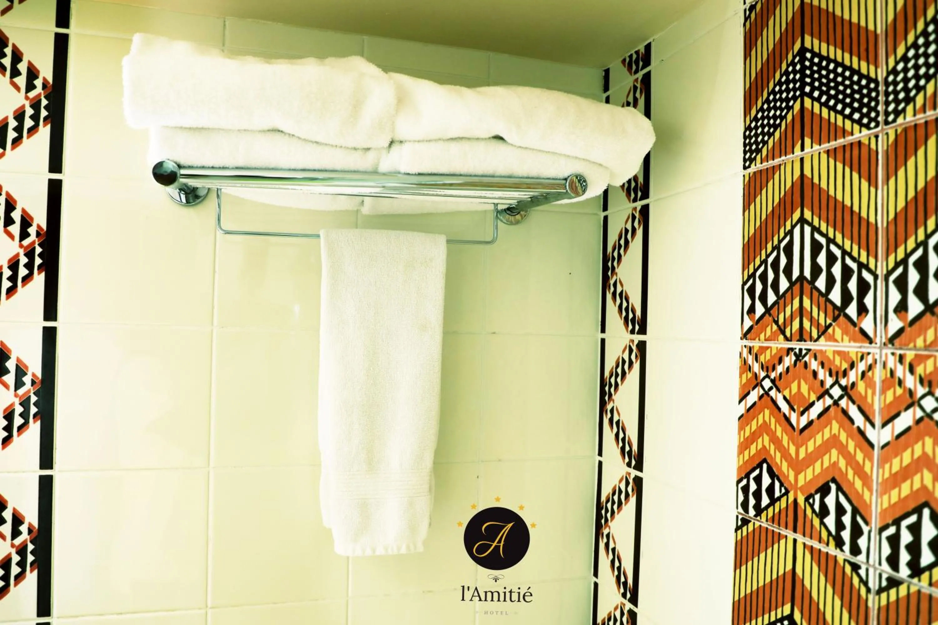 Shower in GRANADA l'Amitié