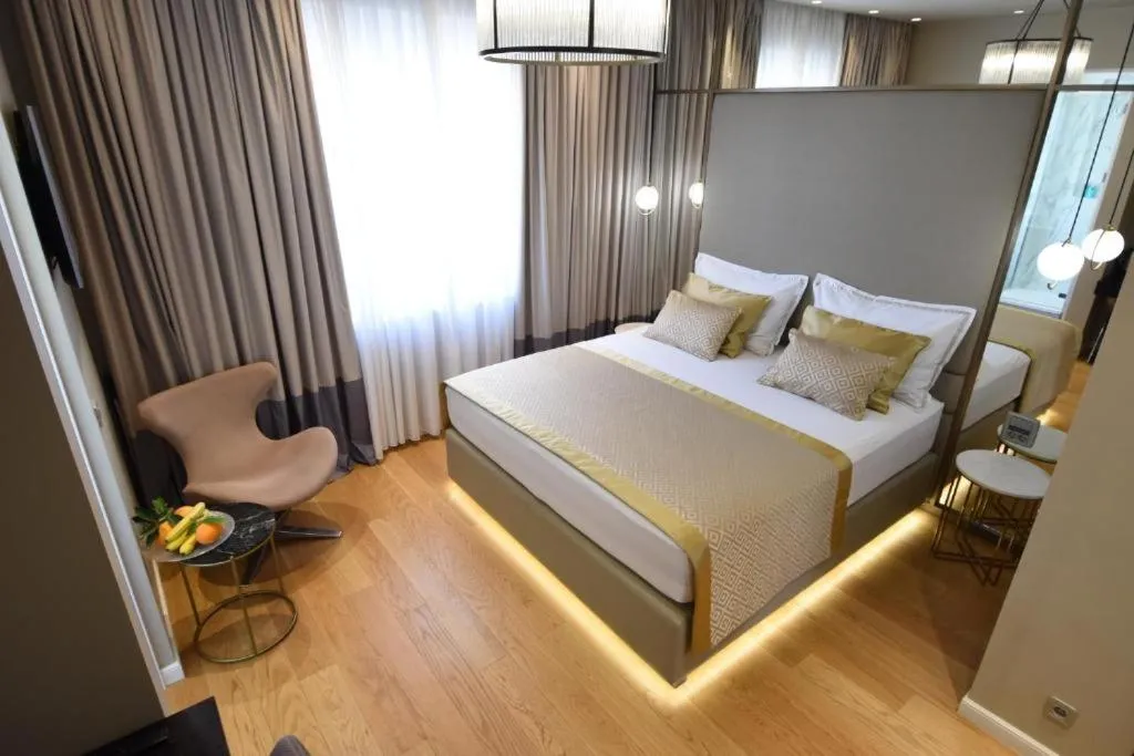 Bed in Malhar palace hotel