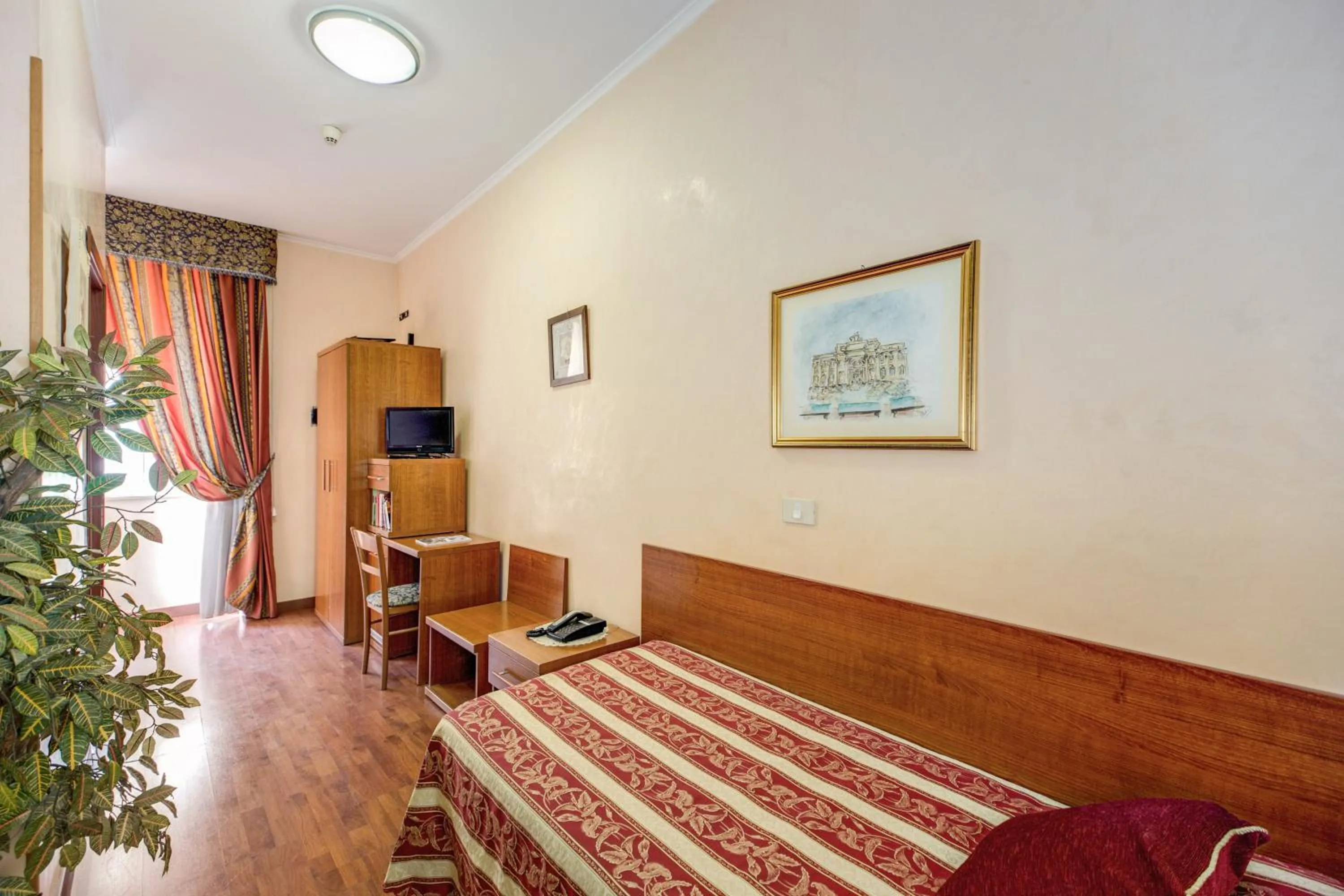 Bedroom, Bed in Buonarroti Home