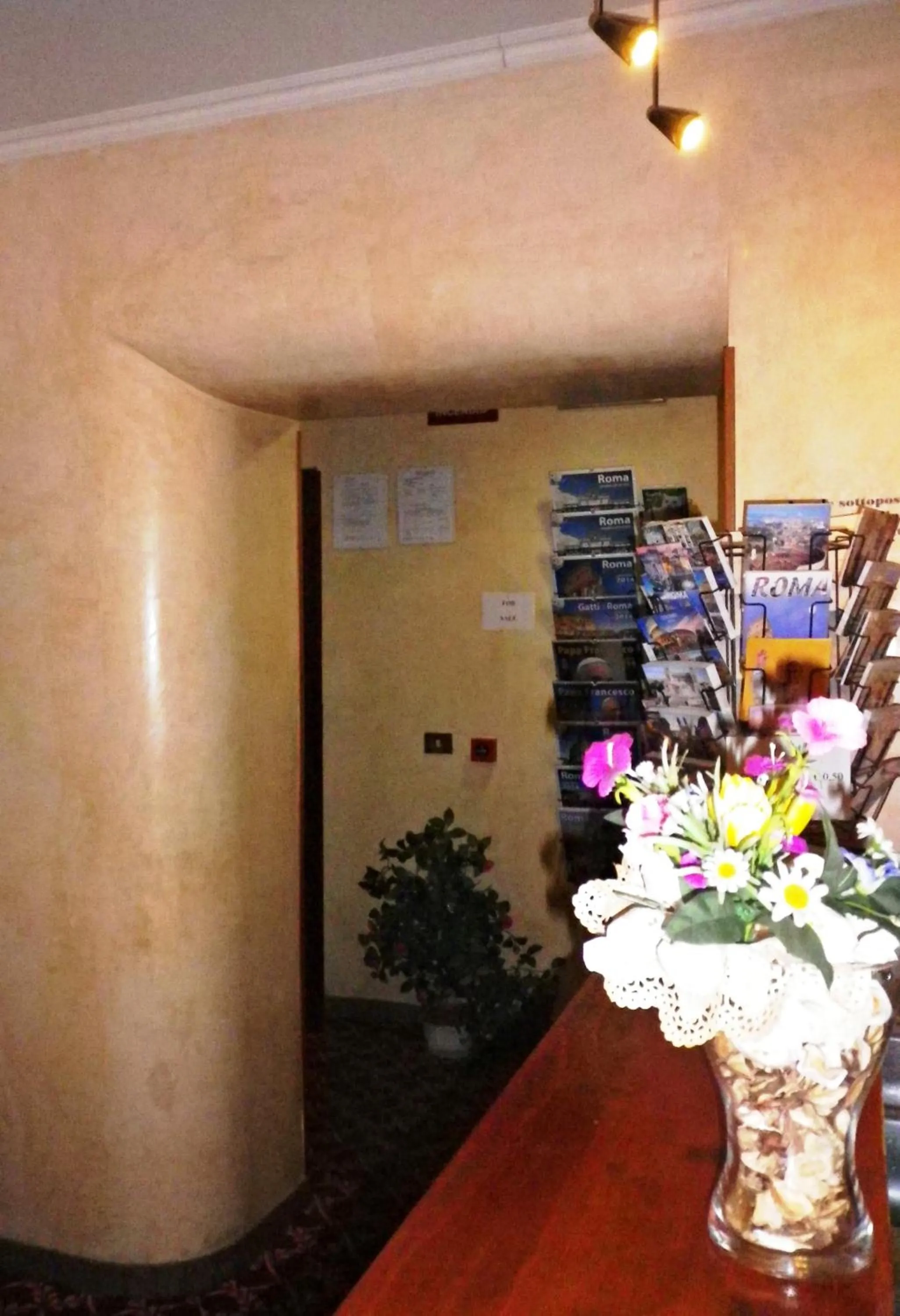 Restaurant/places to eat in Buonarroti Home