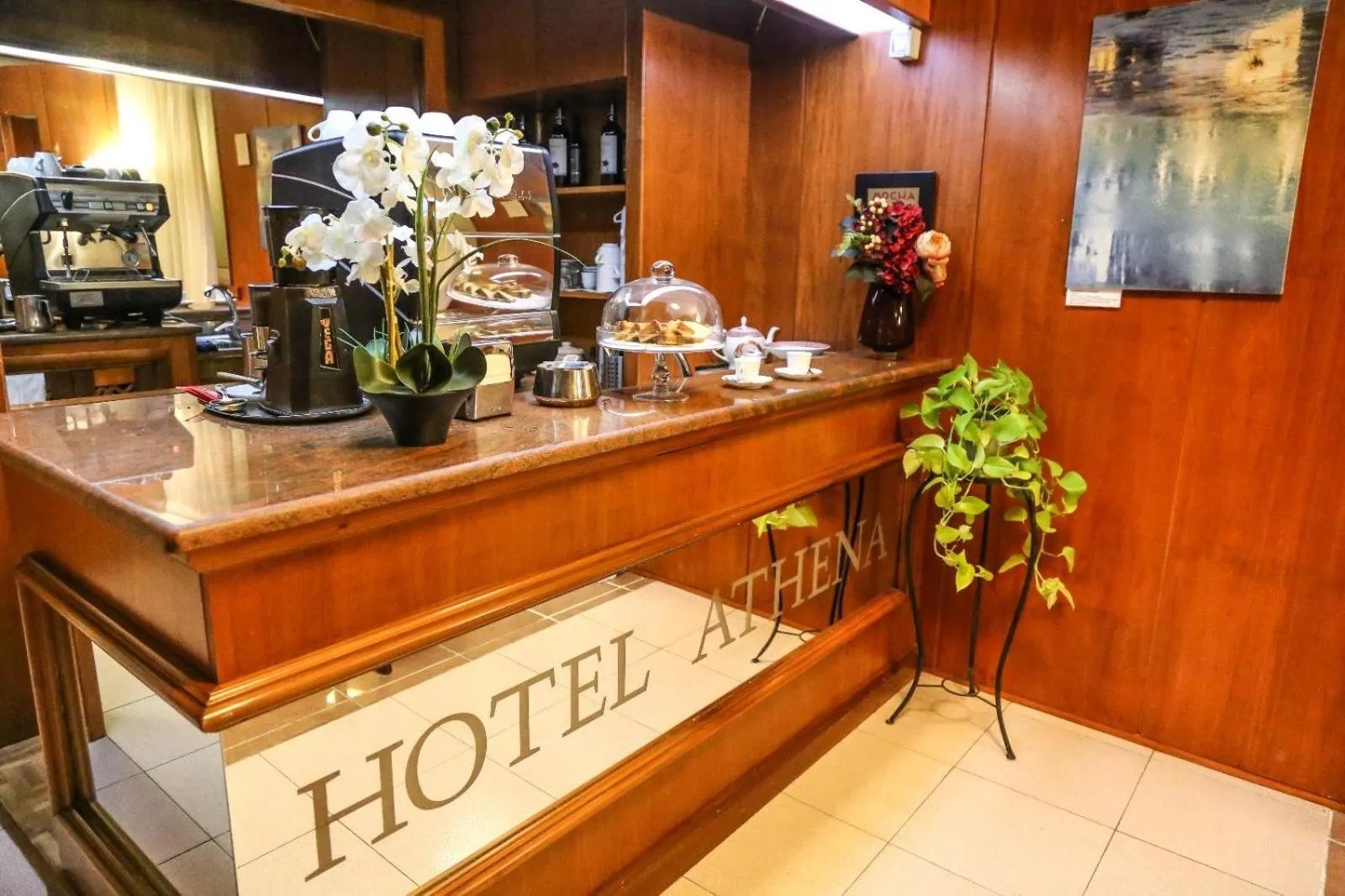 Food and drinks in Albergo Athena