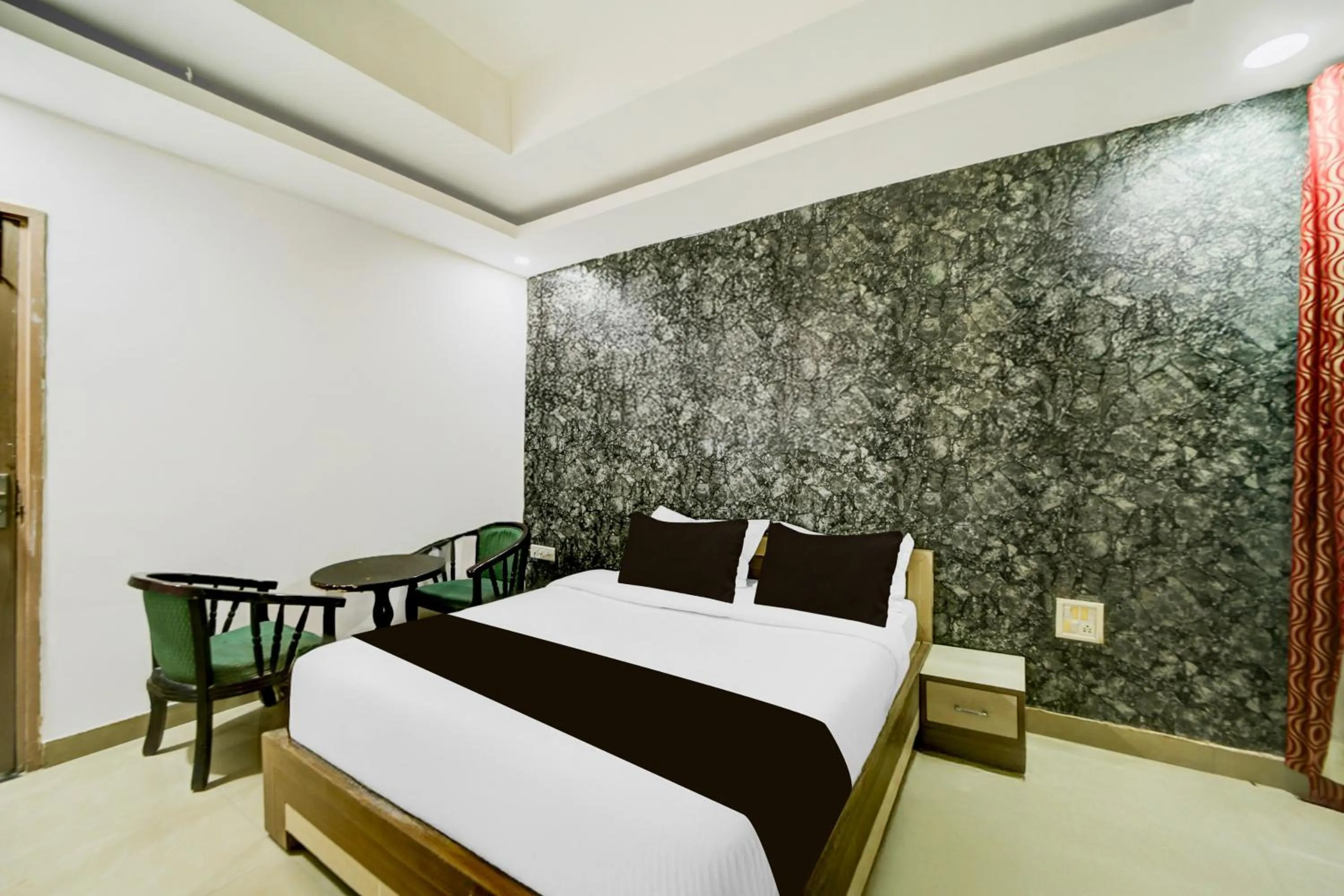 Bedroom, Bed in Collection O Shahpura Lakeview Formerly Hotel Royal Villa