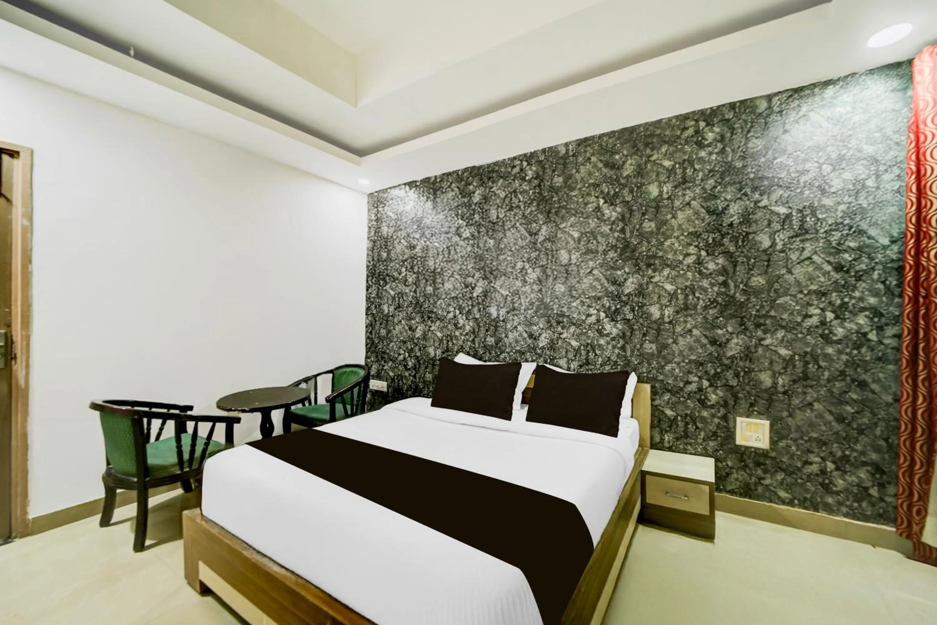 Bedroom, Bed in Collection O Shahpura Lakeview Formerly Hotel Royal Villa