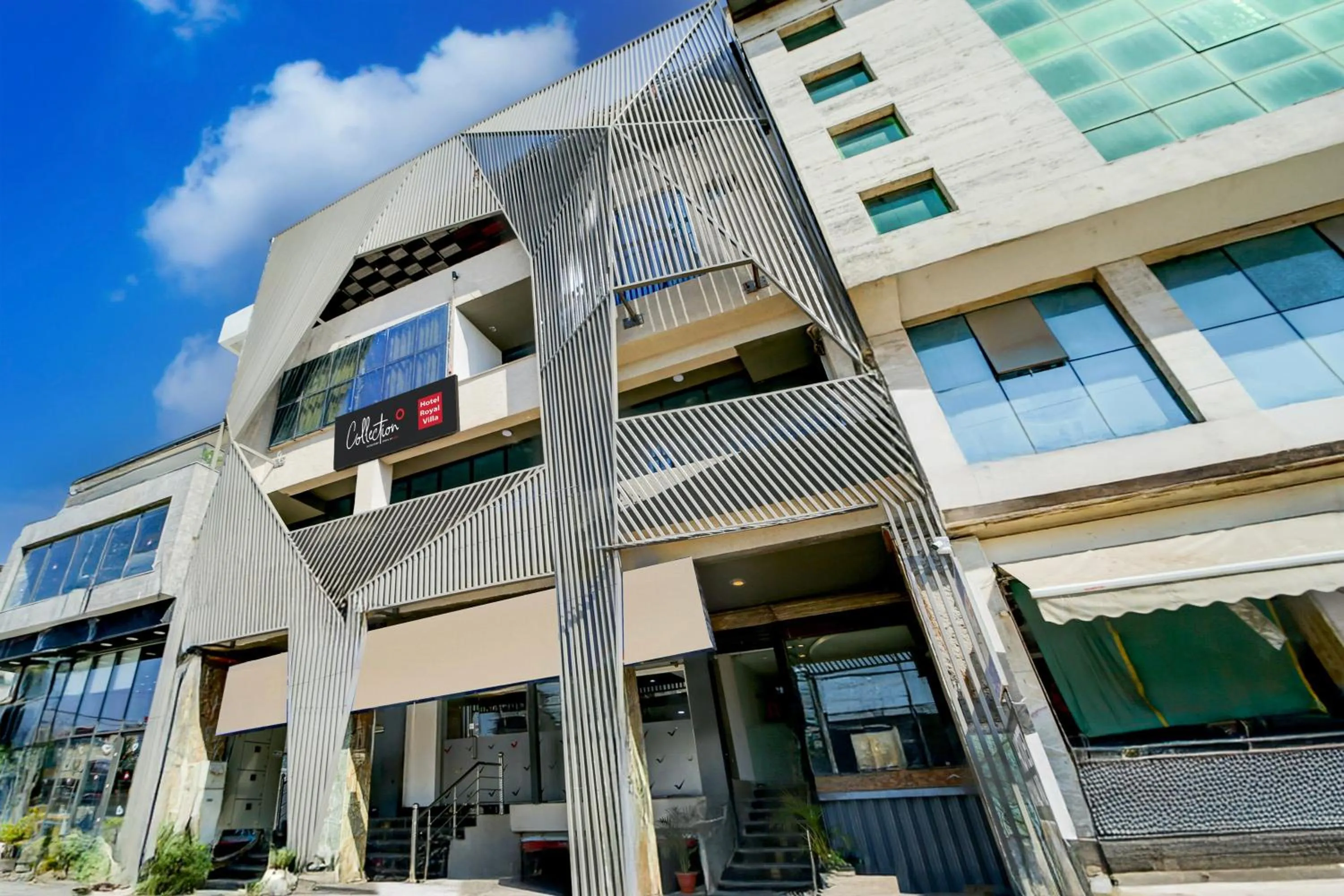 Facade/entrance in Collection O Shahpura Lakeview Formerly Hotel Royal Villa