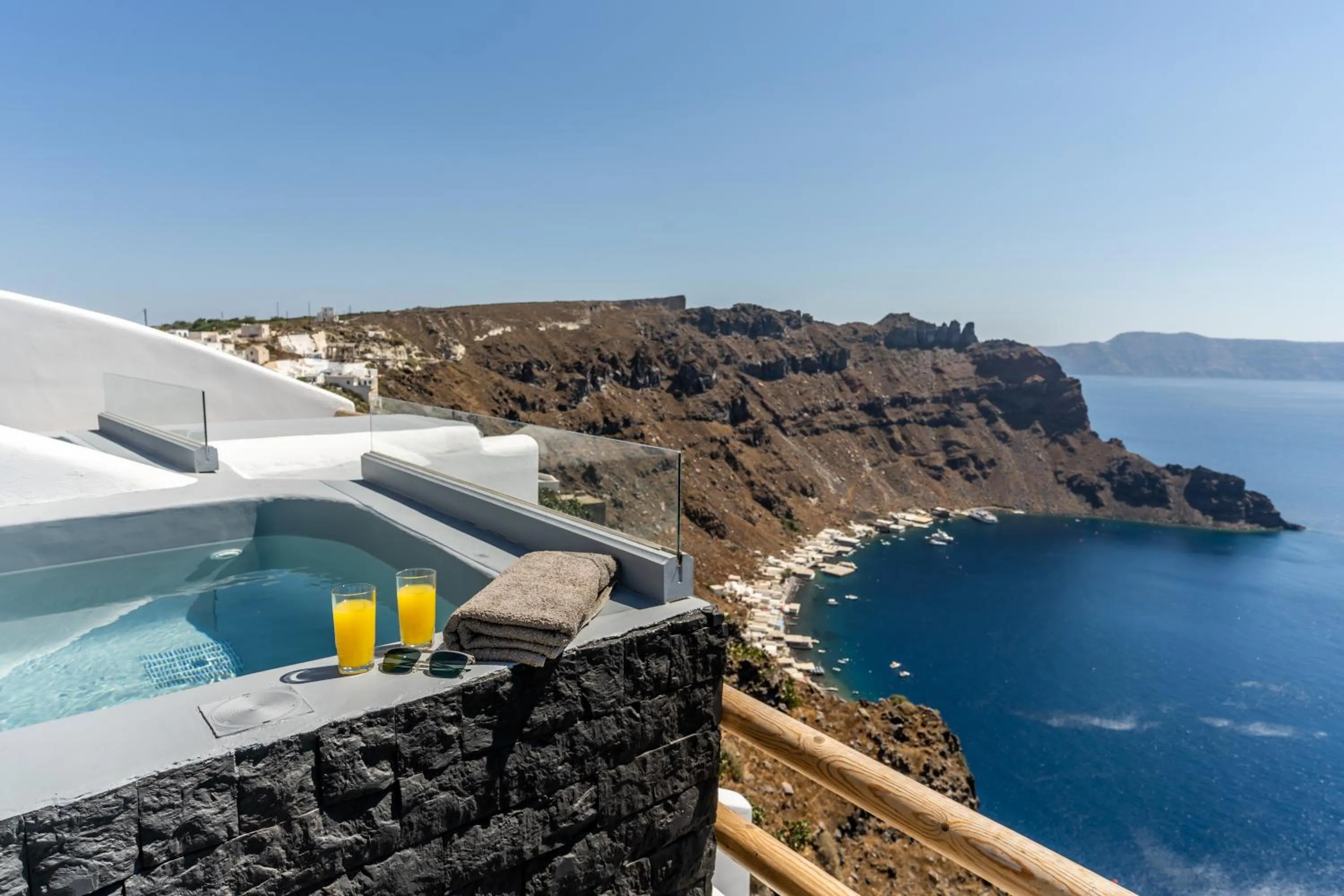 Hot Tub in Evanthia Best View Thirassia Island Hotel