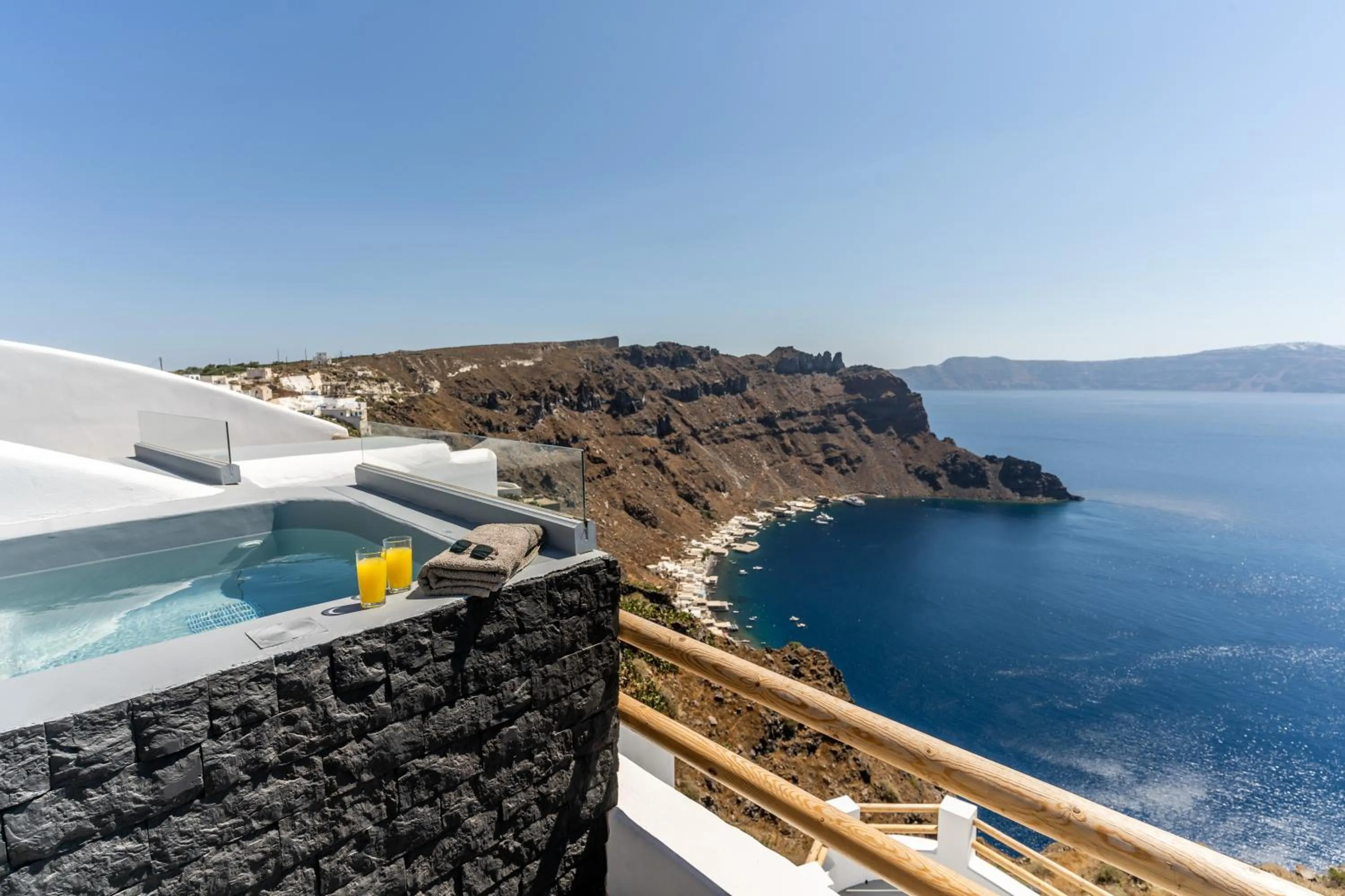 Hot Tub in Evanthia Best View Thirassia Island Hotel