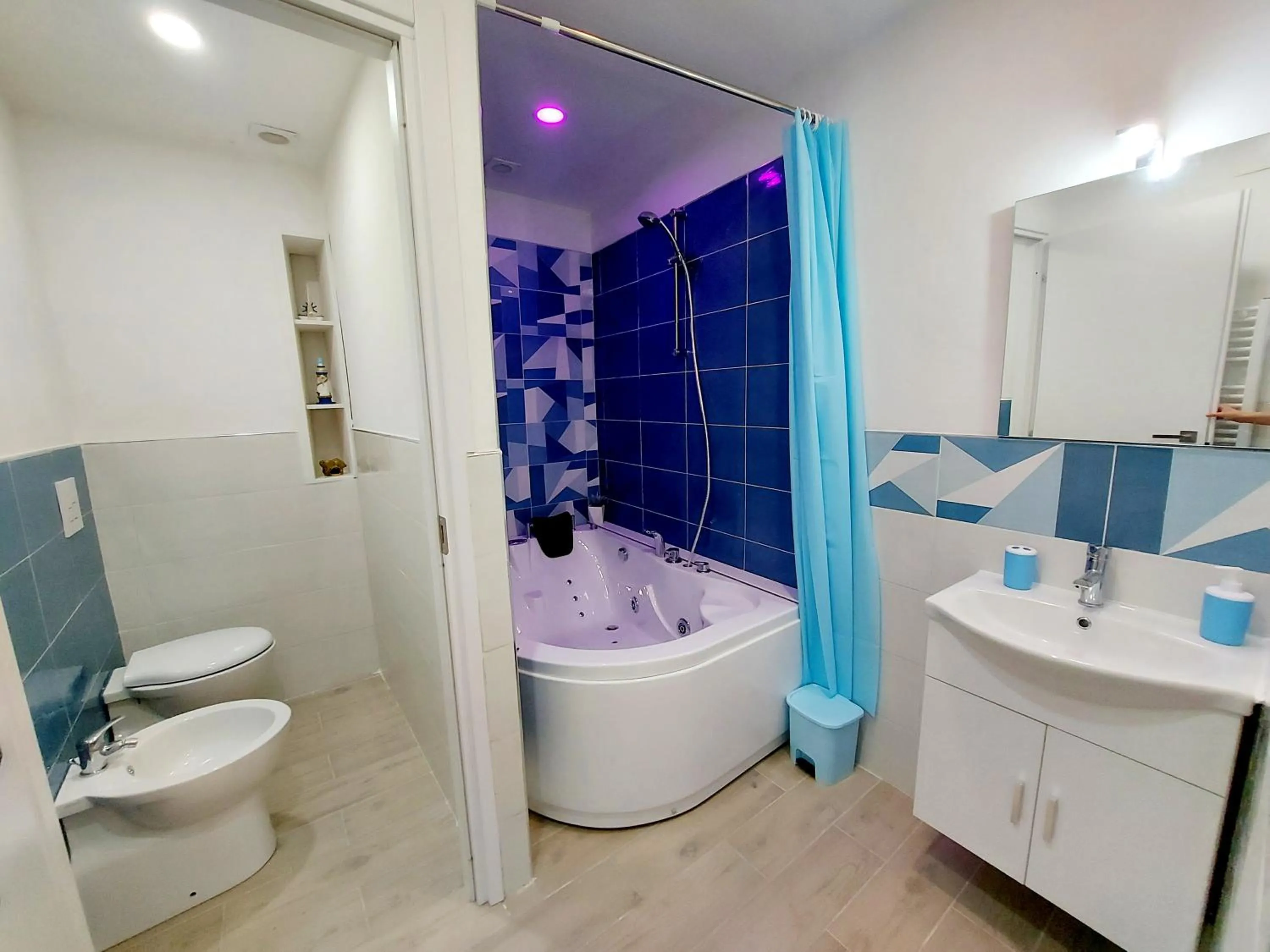 One-Bedroom Apartment in Bleu Bijou Apartment