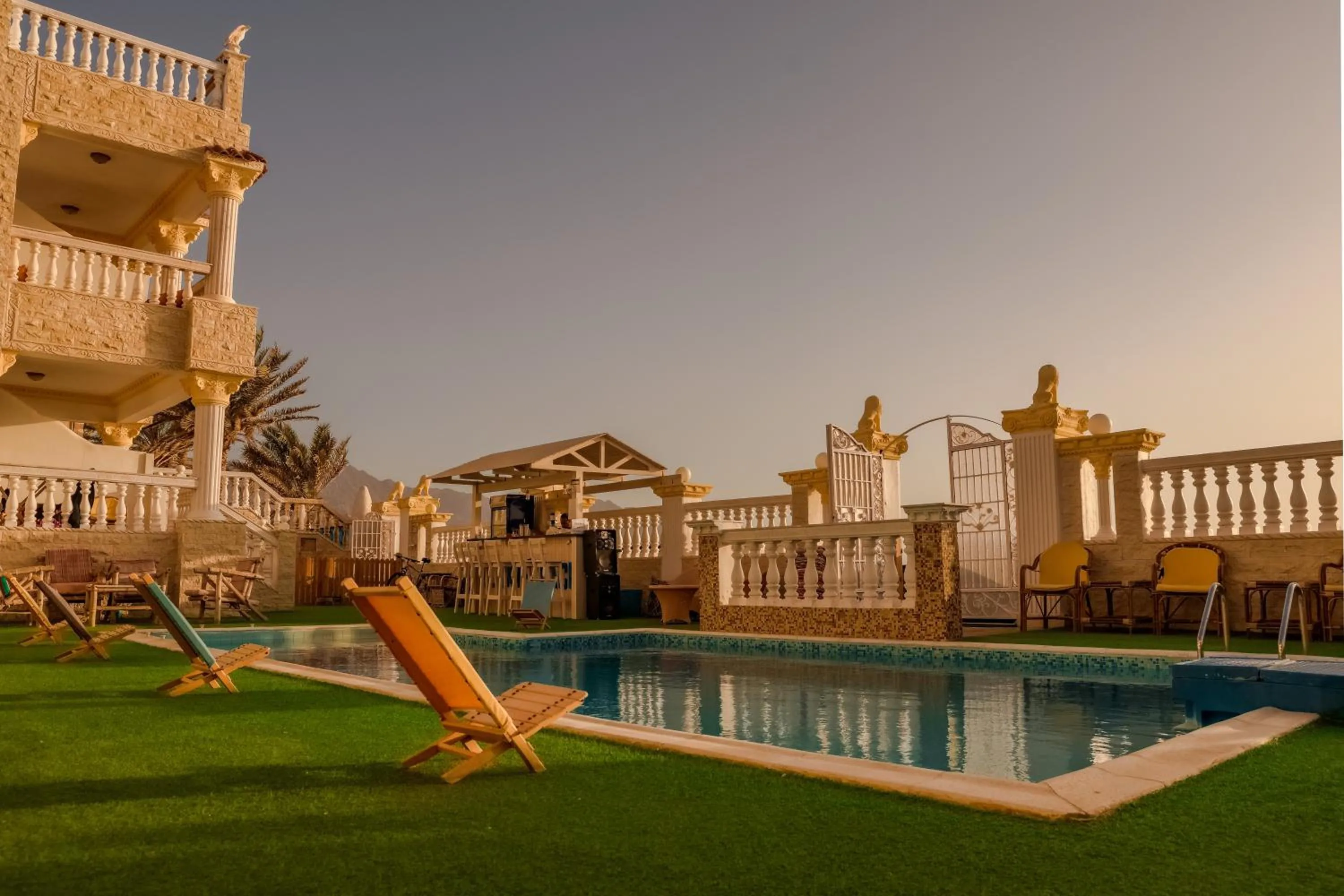 Swimming pool in Lucky palace Dahab