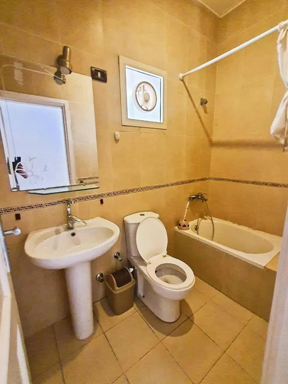 Shower in Lucky palace Dahab