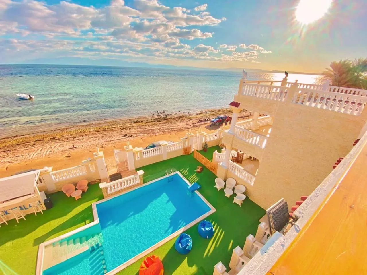 Swimming pool in Lucky palace Dahab