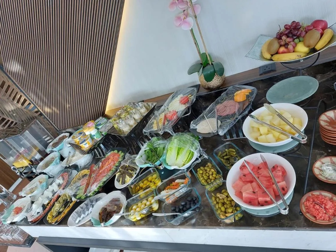 Restaurant/places to eat in Rio Hotel Olaya