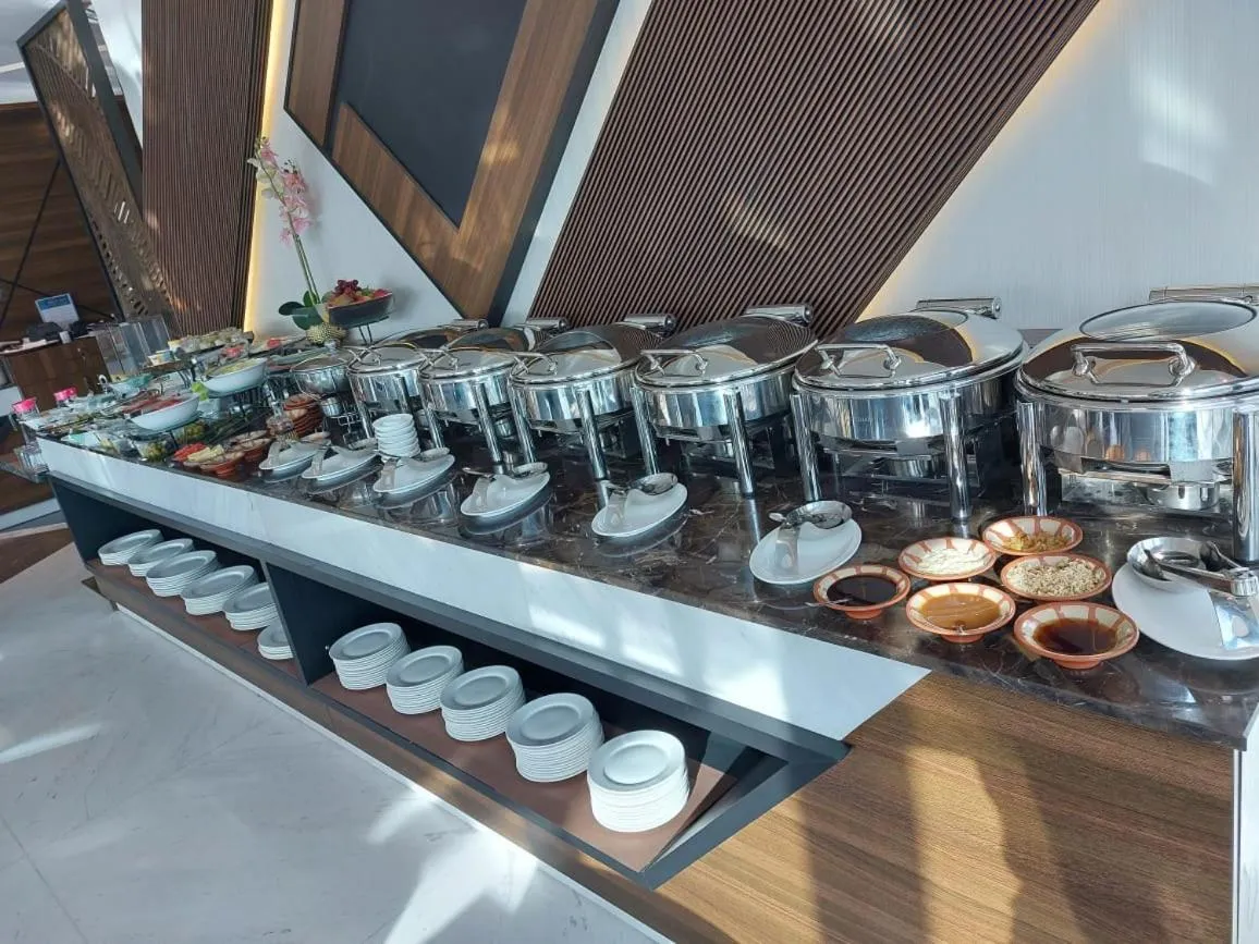 Restaurant/places to eat in Rio Hotel Olaya