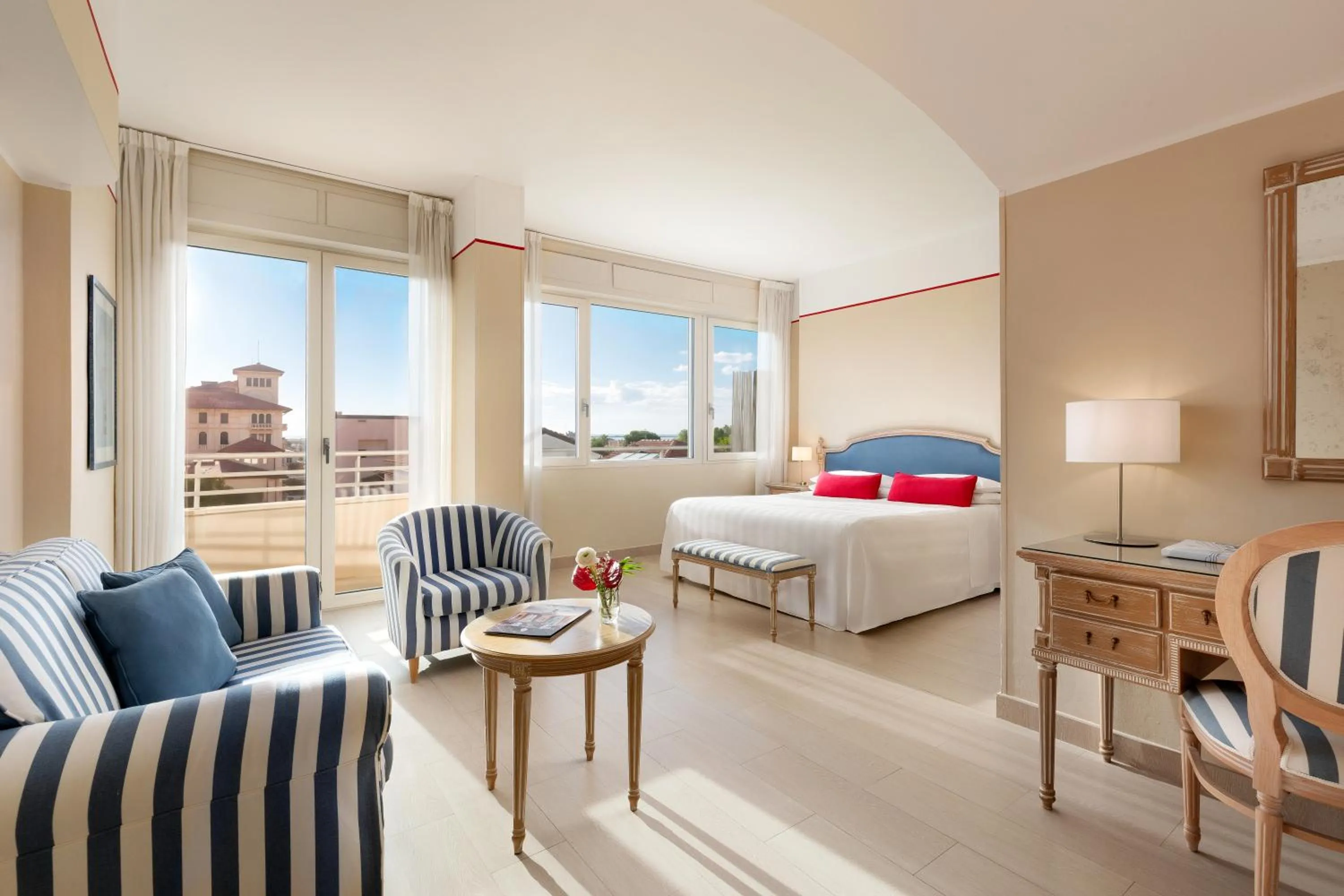 Bed in Hotel Sina Astor