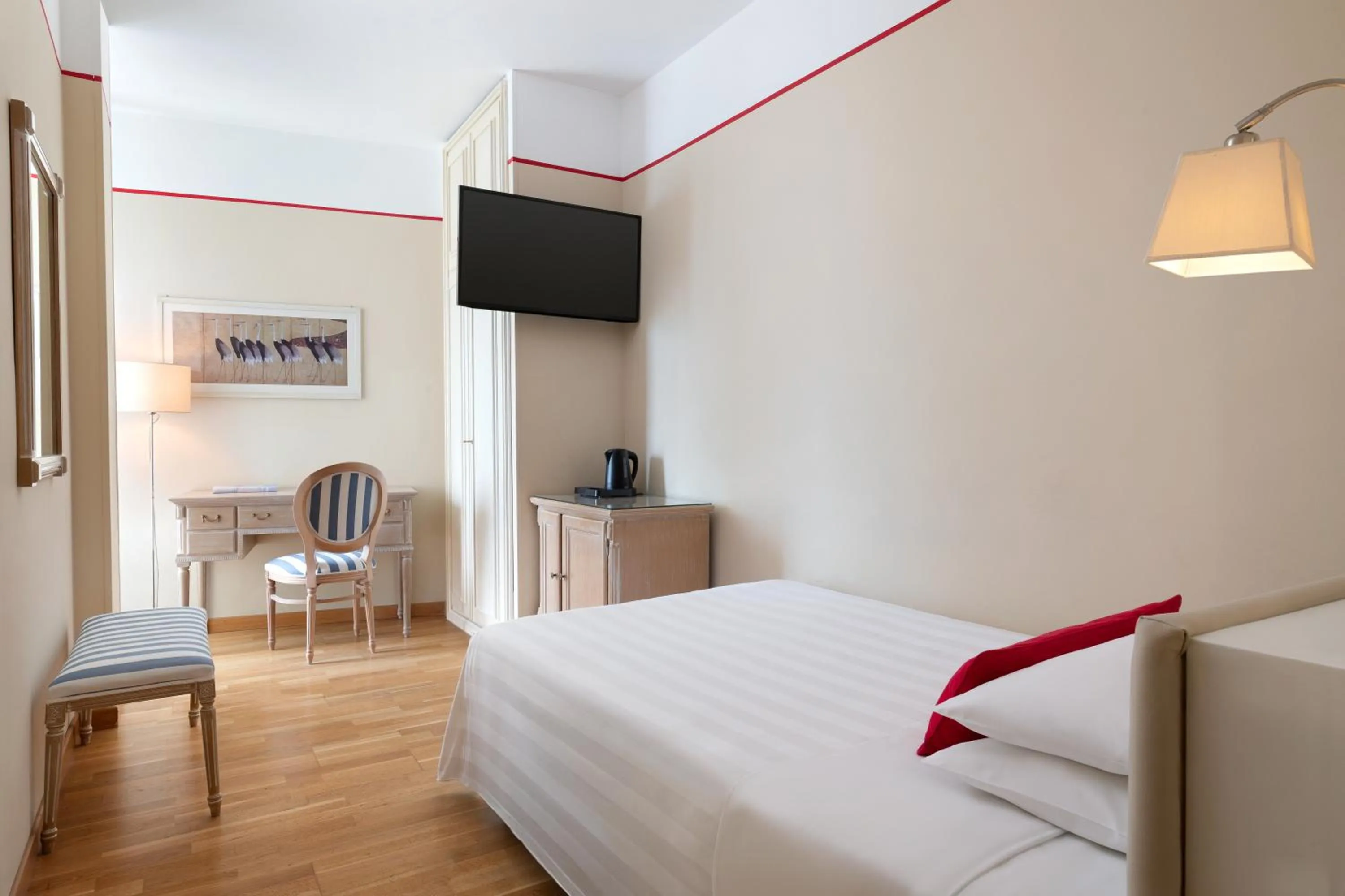 Bed in Hotel Sina Astor