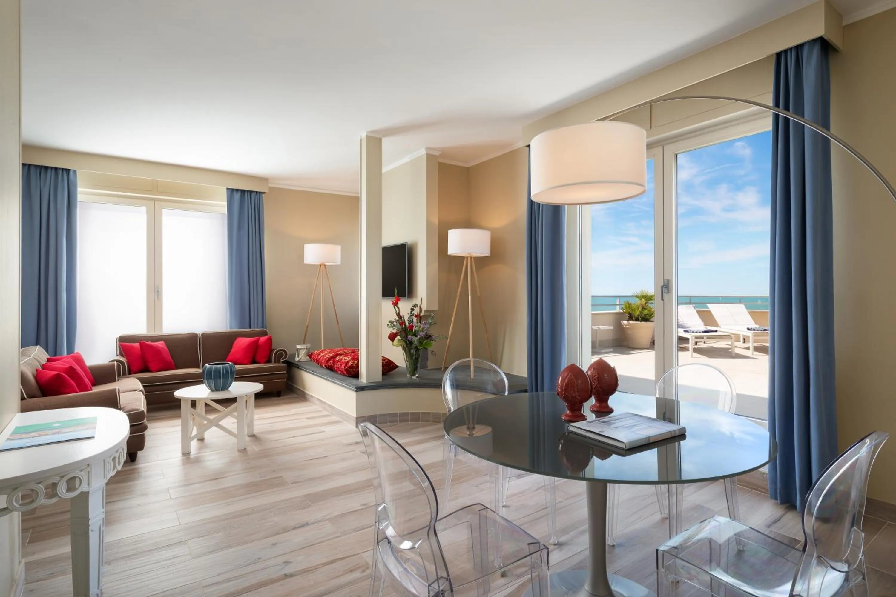 Bedroom in Hotel Sina Astor