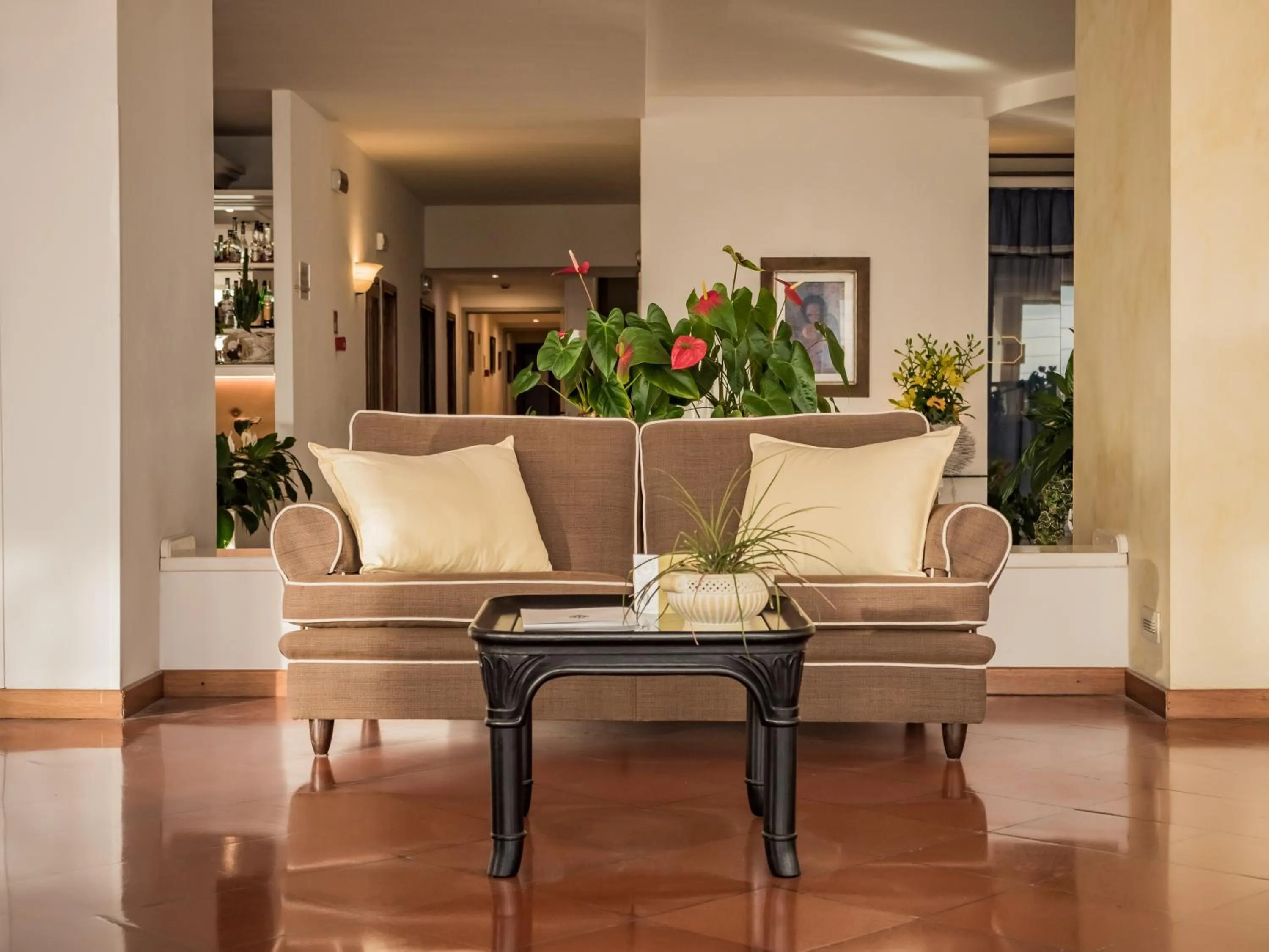 Living room in Hotel Sina Astor