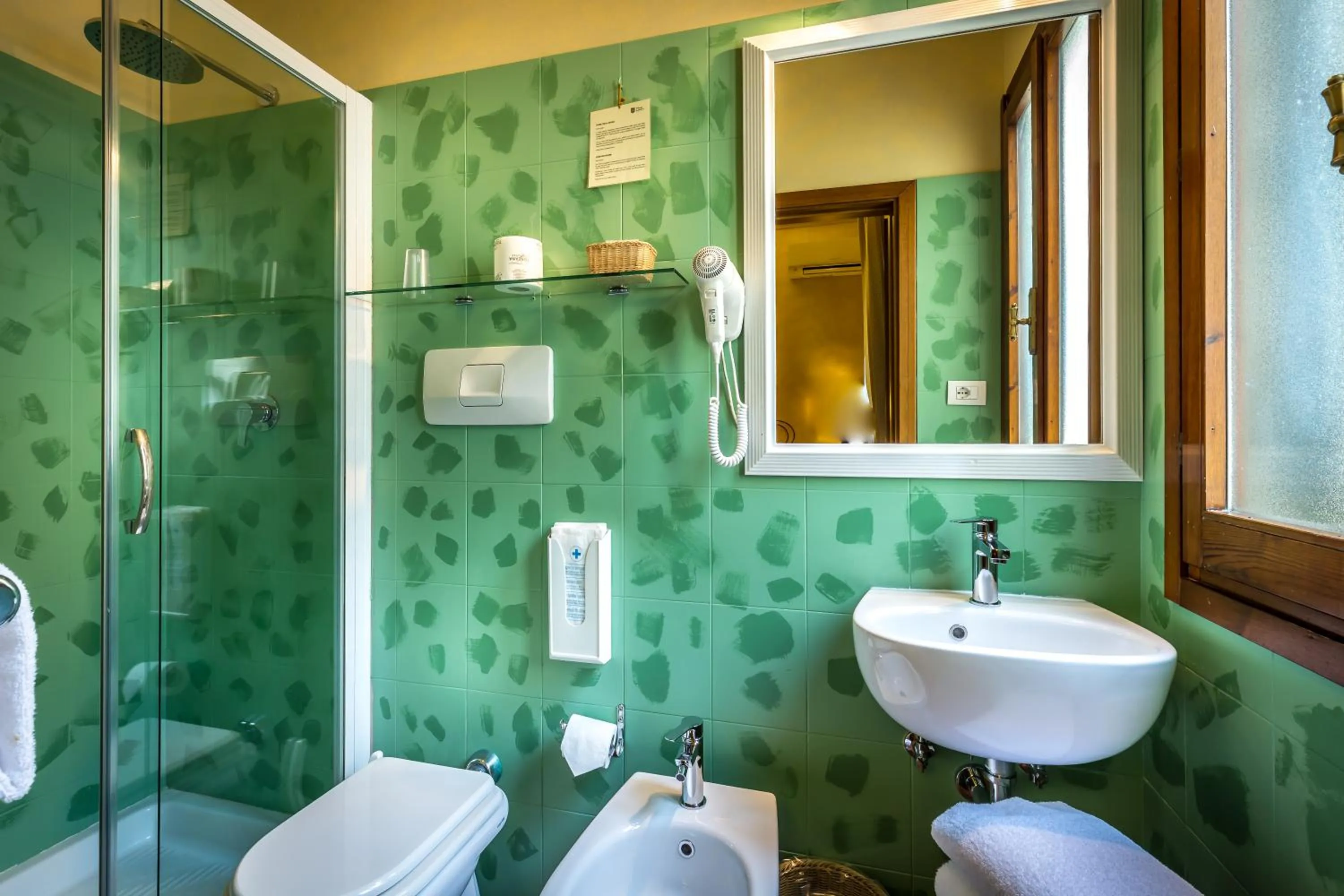 Bathroom in Hotel Mario's