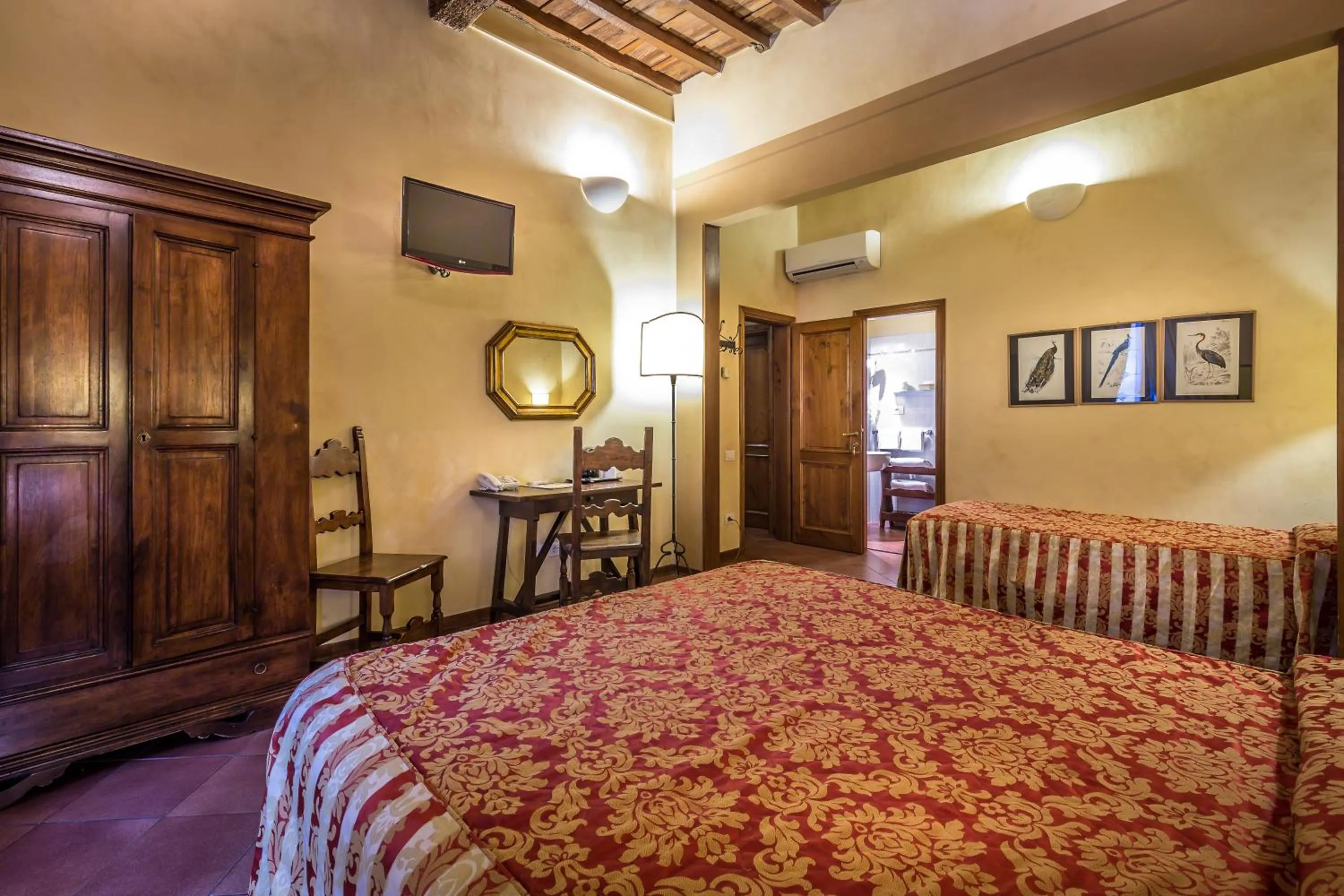 Bedroom, Bed in Hotel Mario's