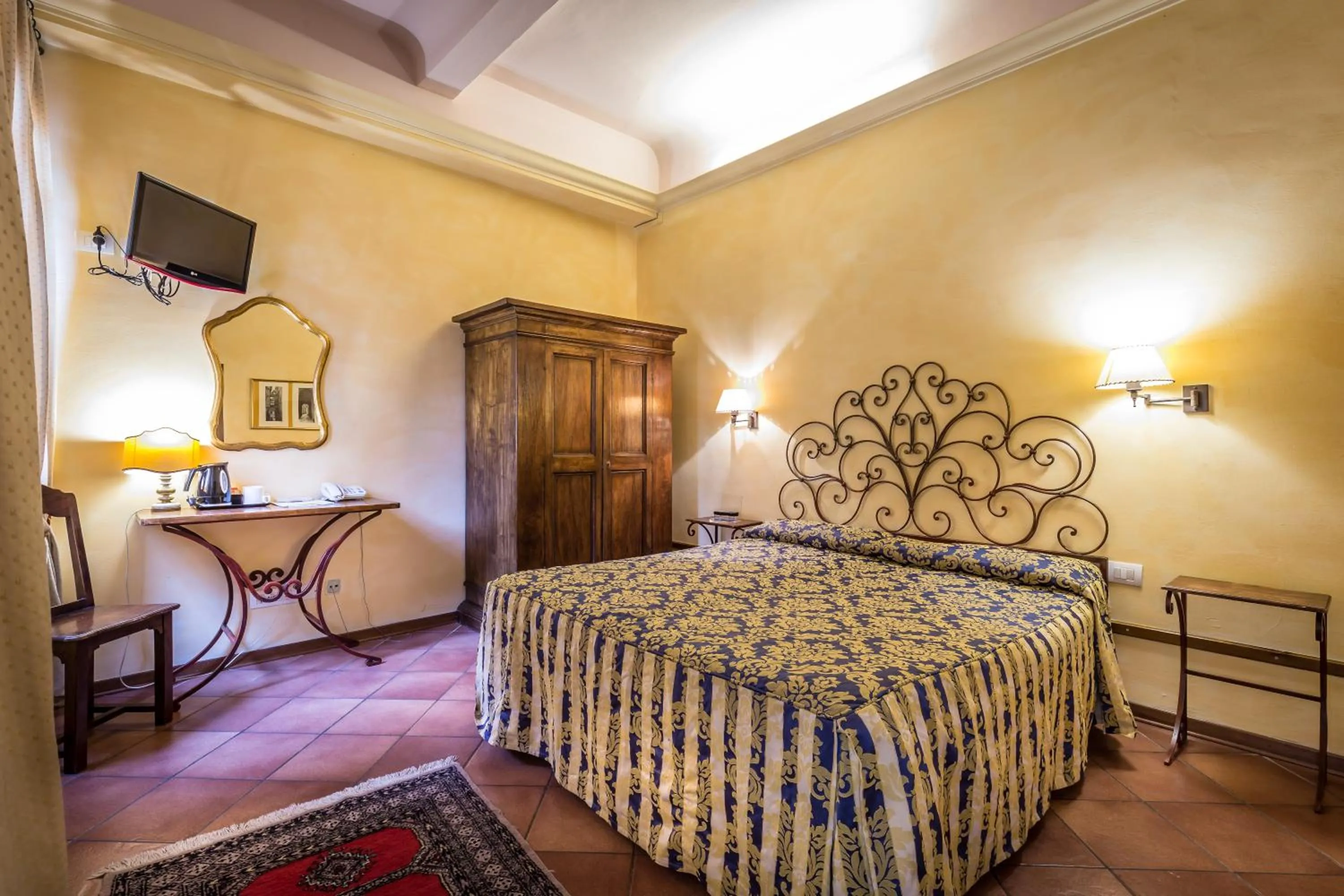 Bedroom, Bed in Hotel Mario's