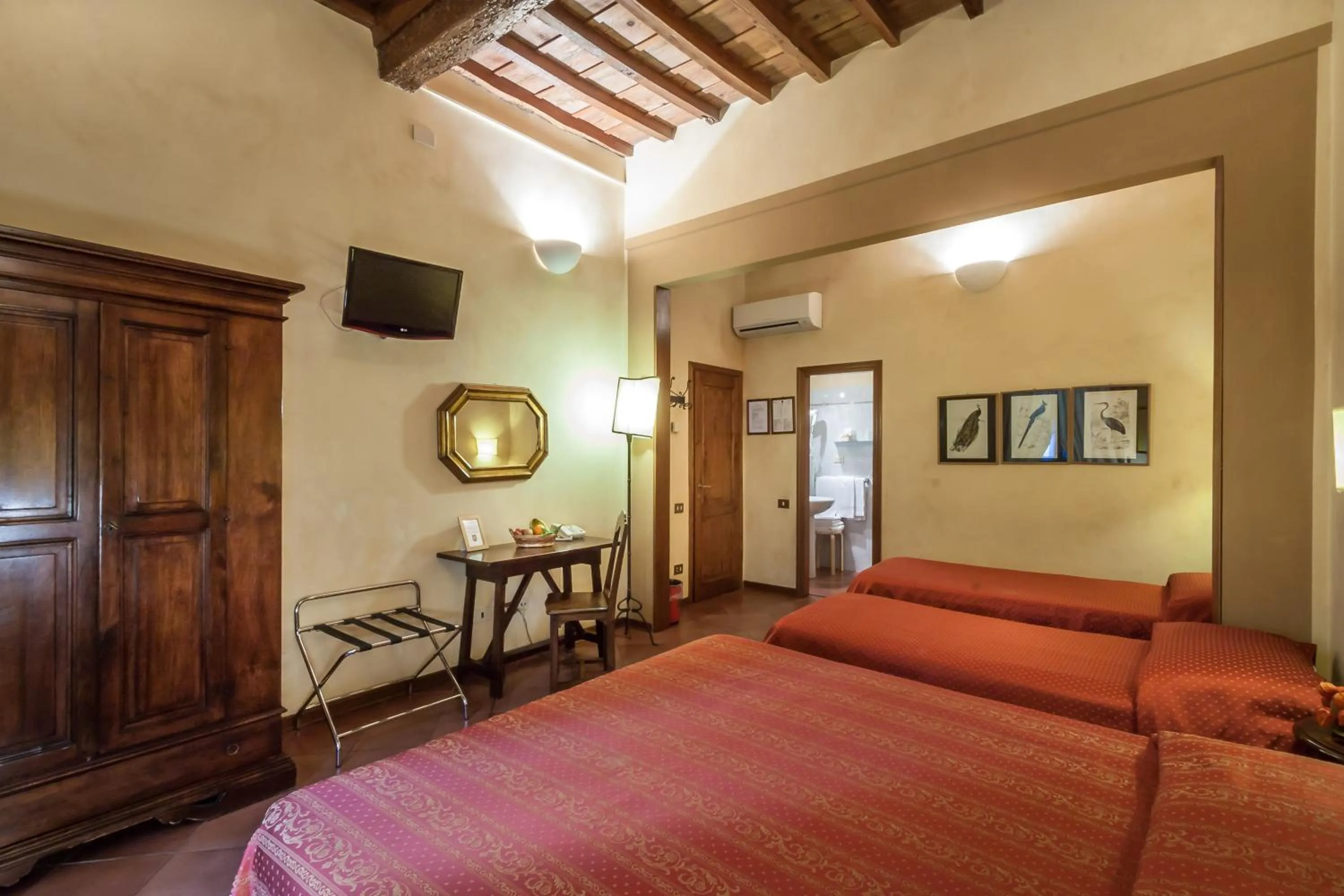 Photo of the whole room, Bed in Hotel Mario's