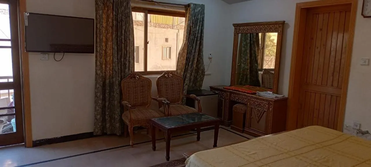 Living room, Bed in Luxury Palace Peshawar