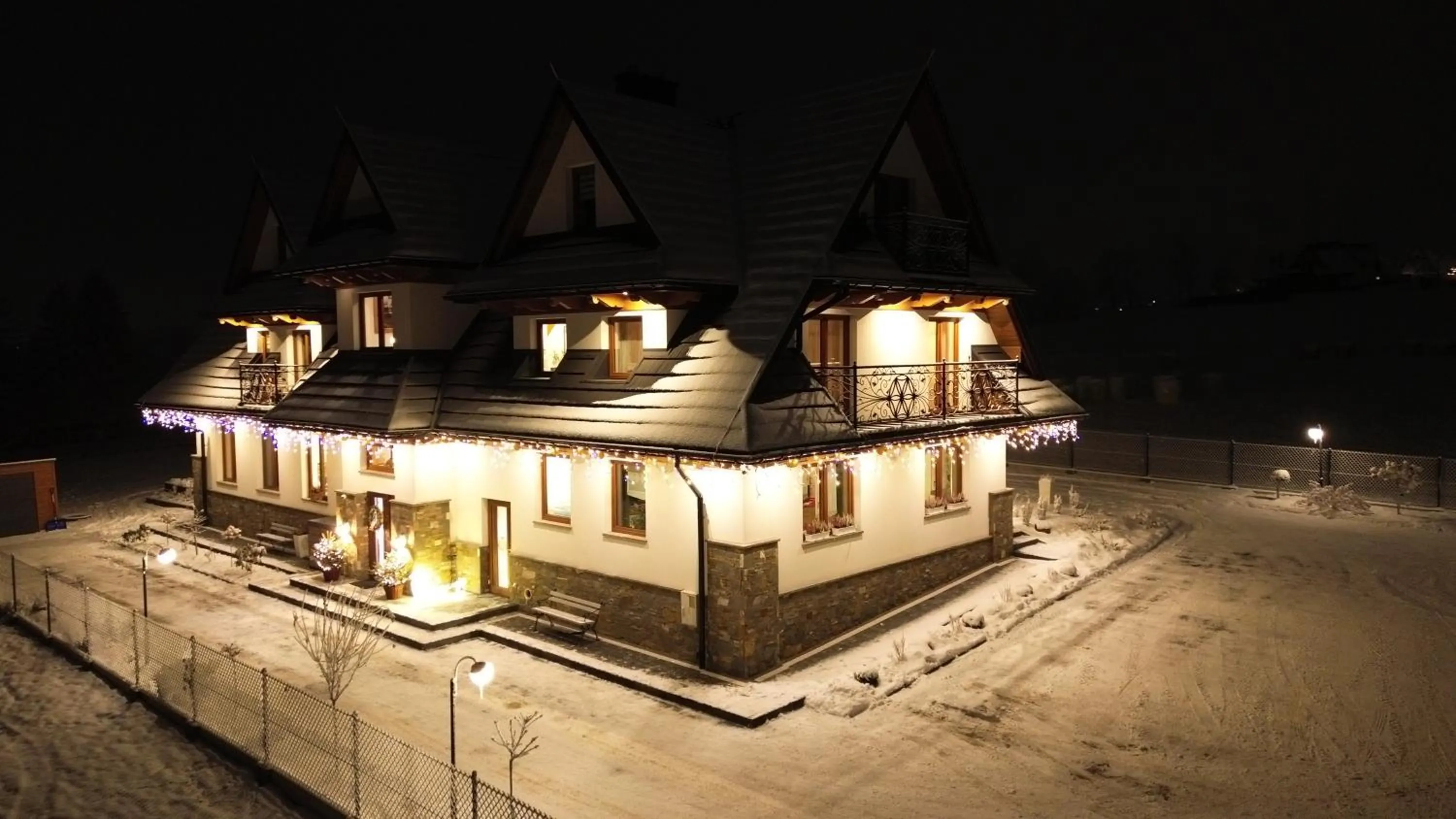 Property building in Dworek nad Jałowcami z Jacuzzi