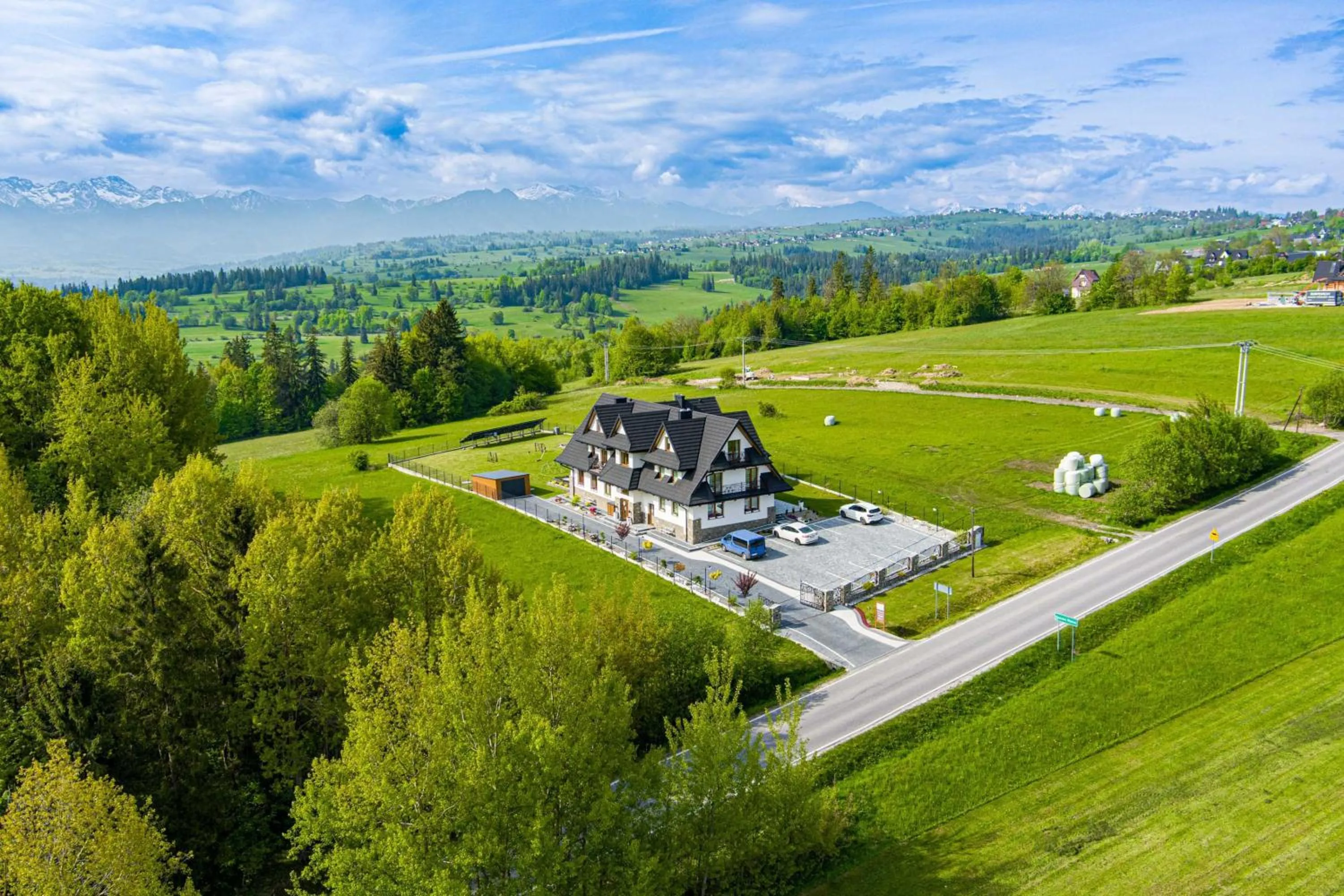 Bird's eye view in Dworek nad Jałowcami z Jacuzzi