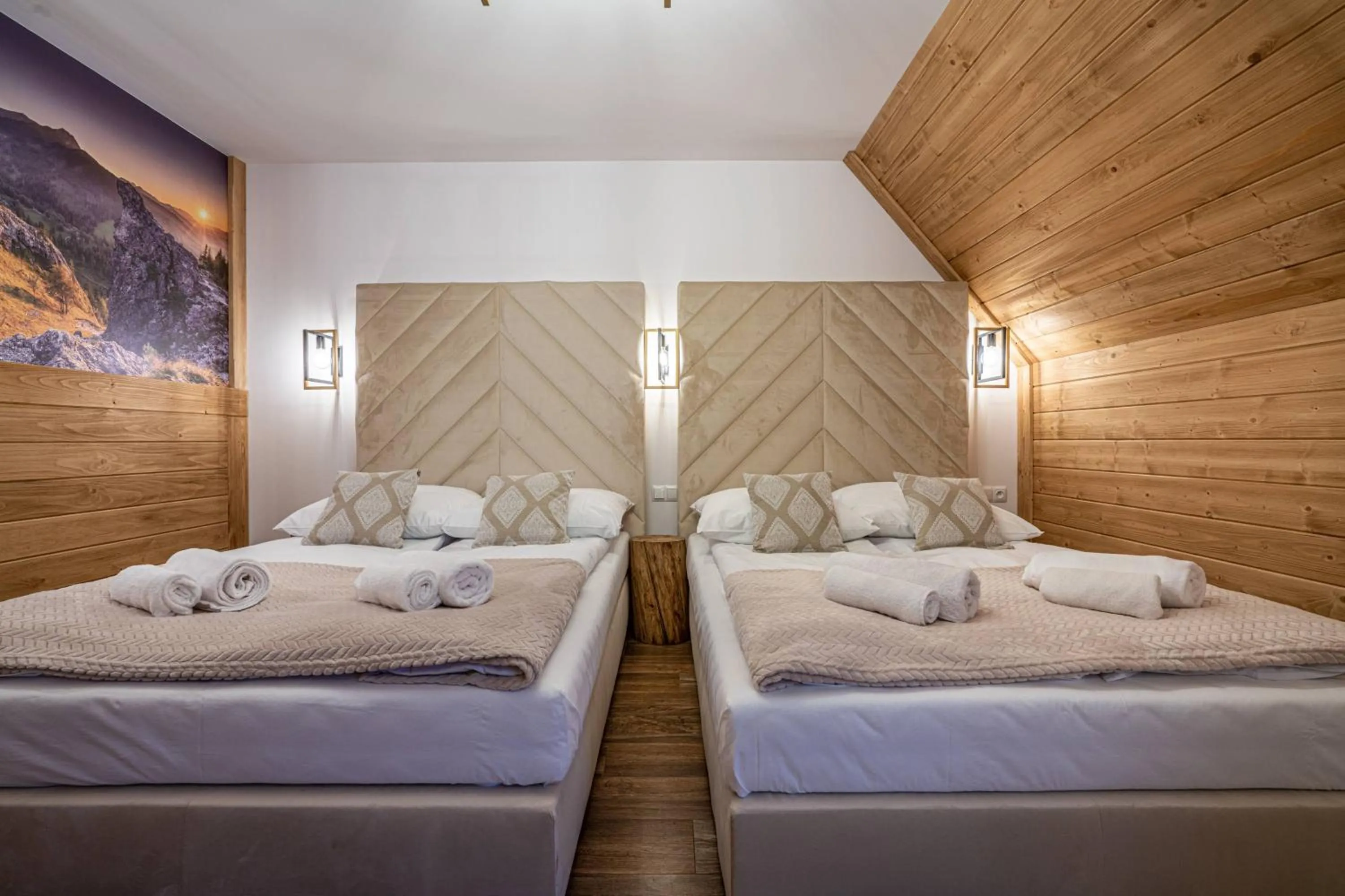 Bed in Dworek nad Jałowcami z Jacuzzi
