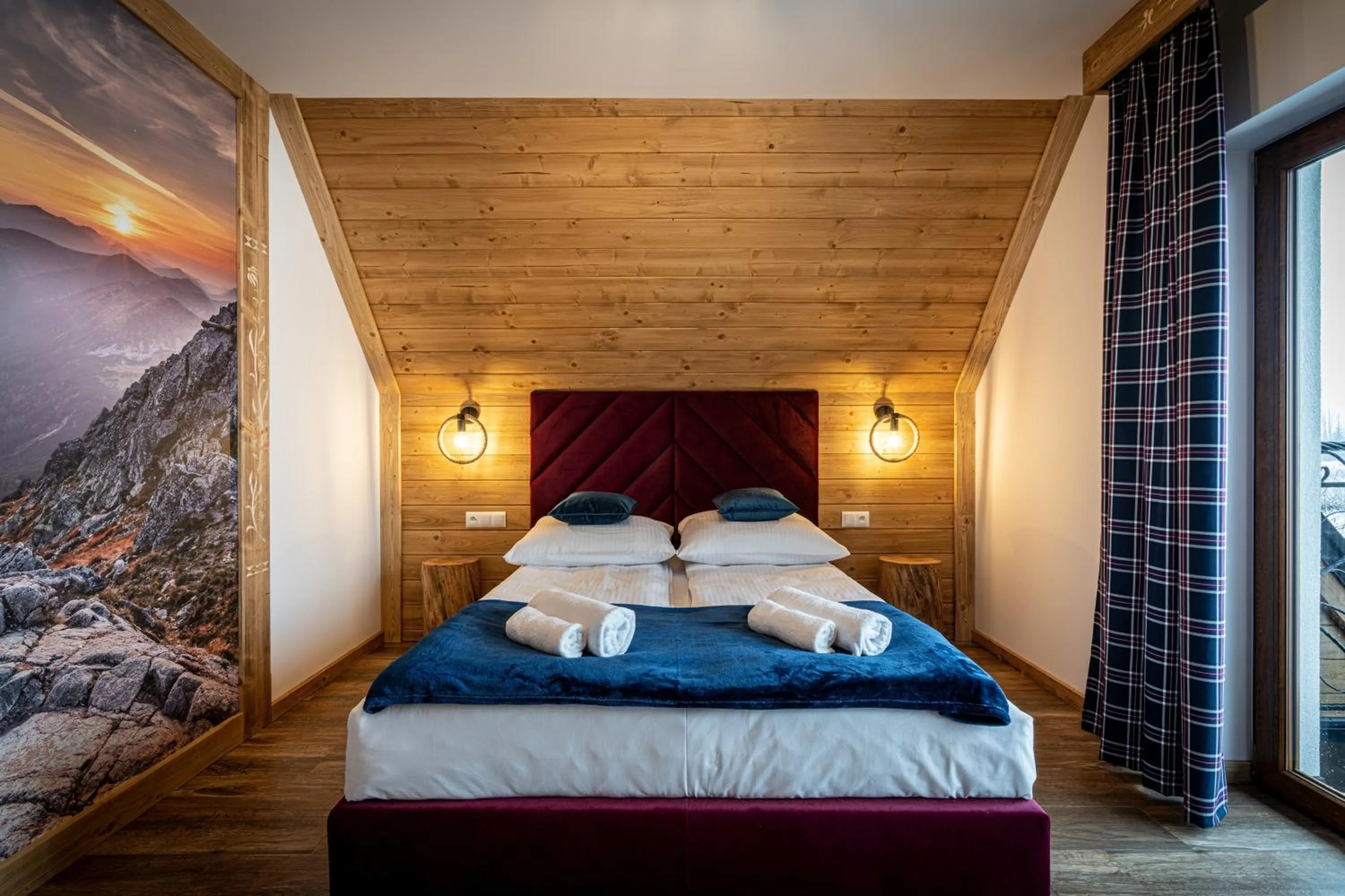 Bed in Dworek nad Jałowcami z Jacuzzi