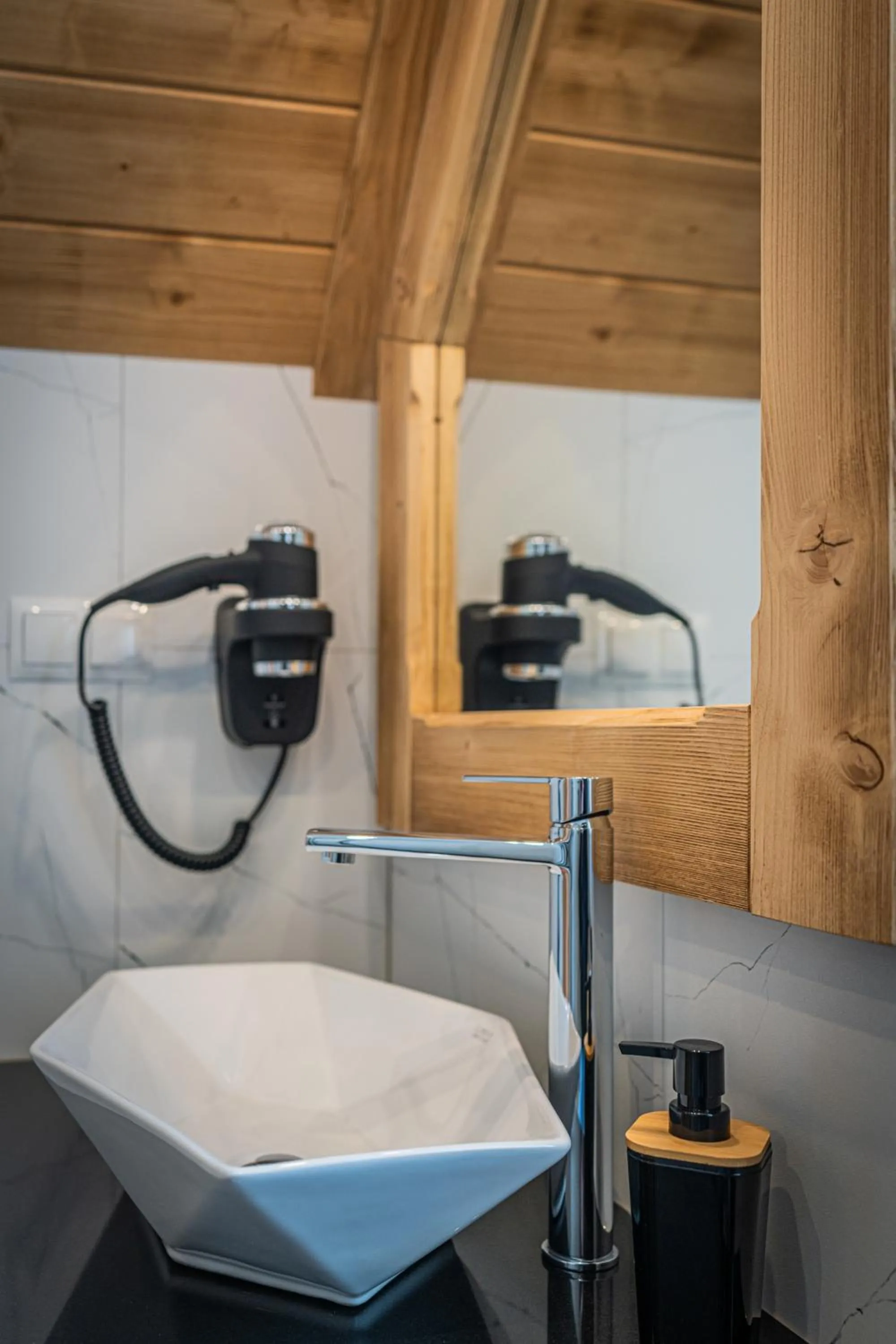 Shower in Dworek nad Jałowcami z Jacuzzi