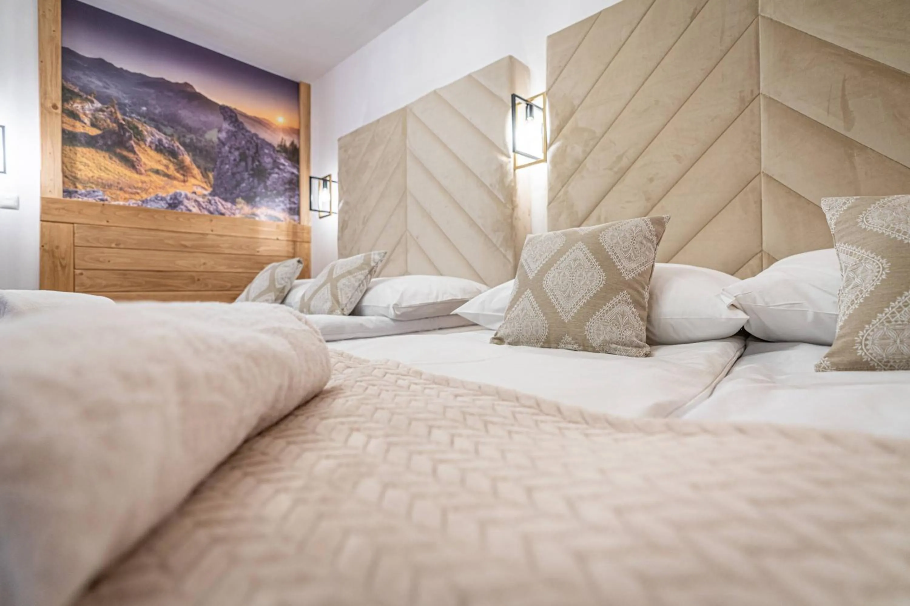 Bed in Dworek nad Jałowcami z Jacuzzi