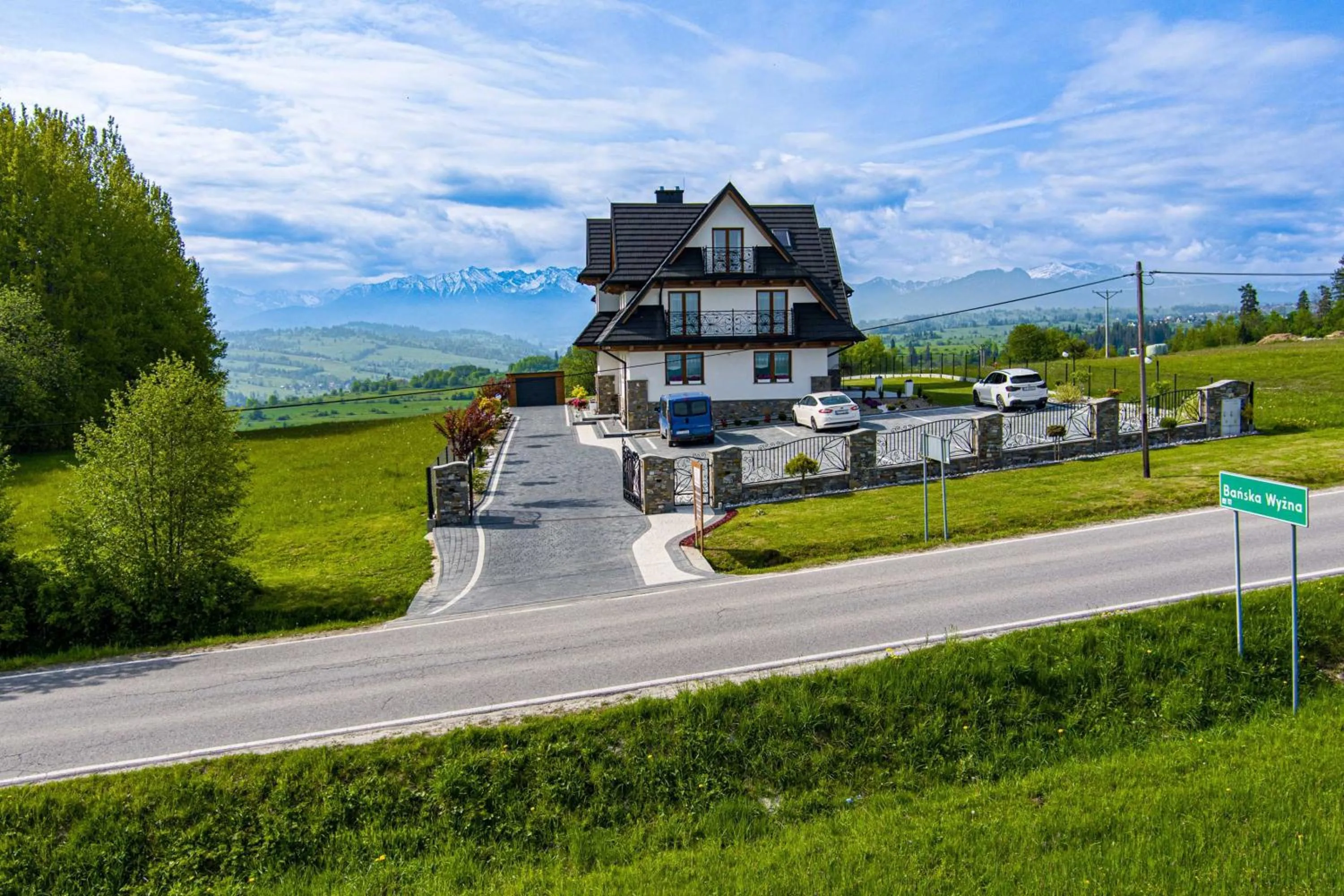 Property building in Dworek nad Jałowcami z Jacuzzi