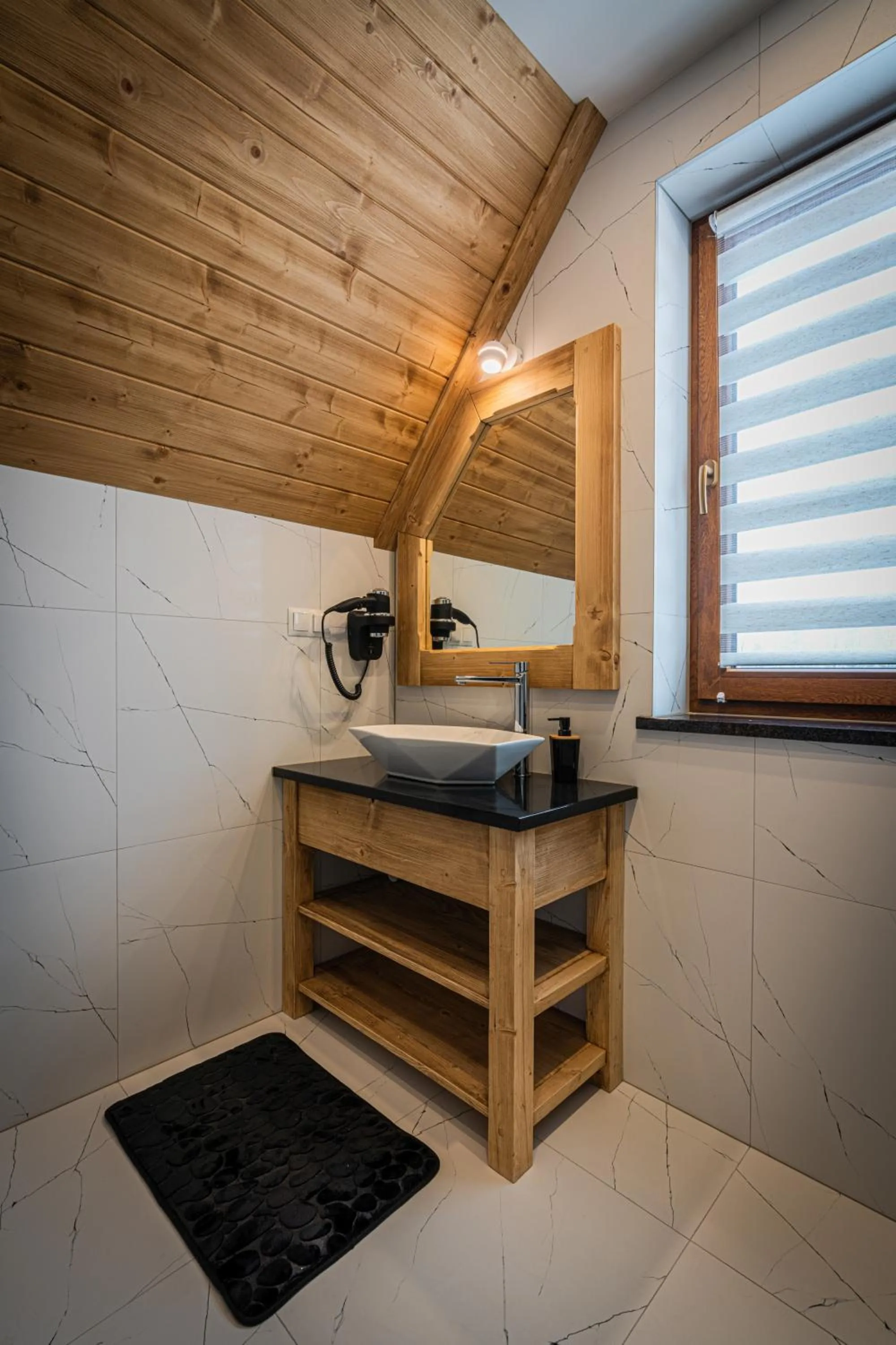 Bathroom in Dworek nad Jałowcami z Jacuzzi