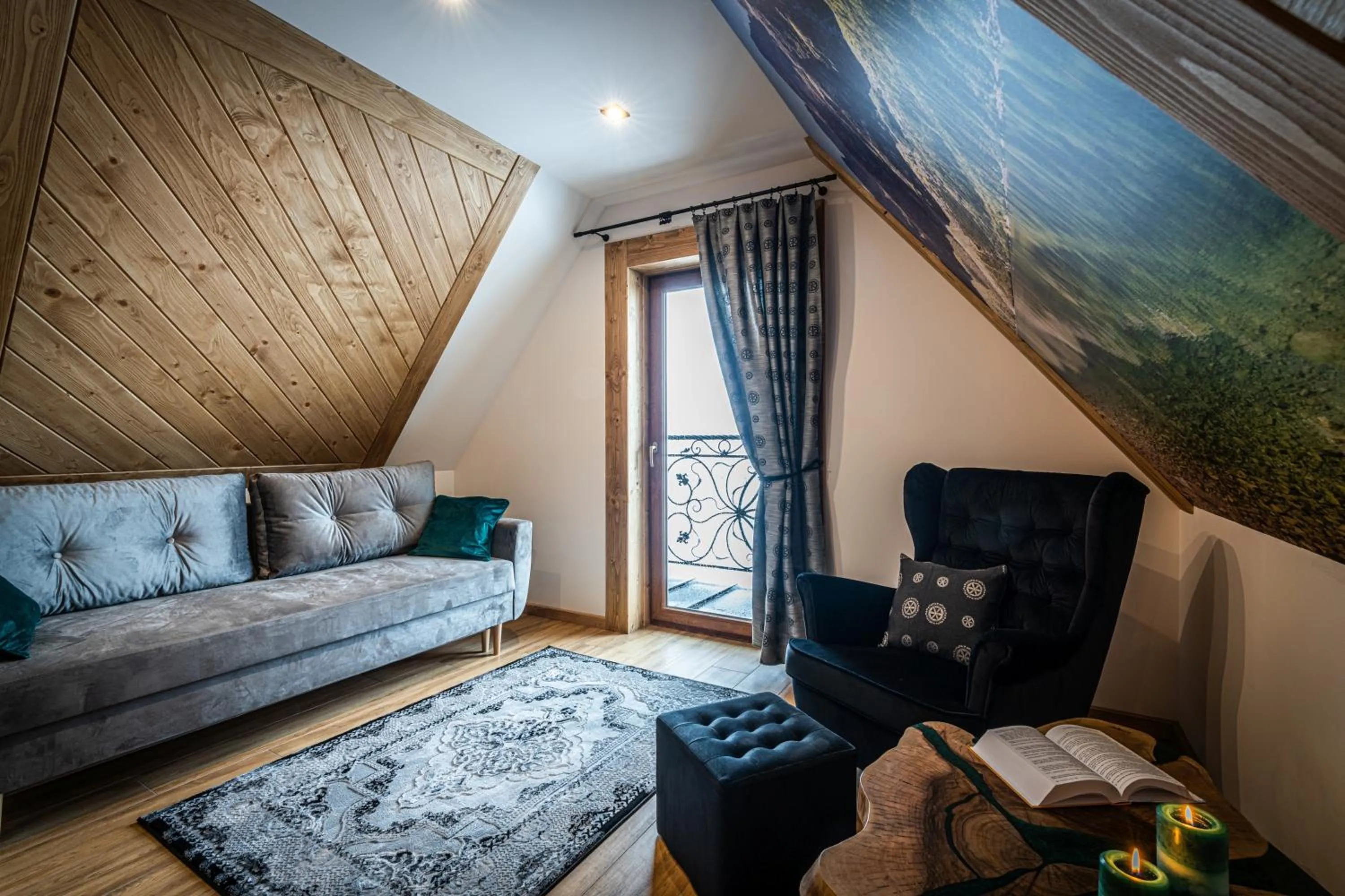 Photo of the whole room in Dworek nad Jałowcami z Jacuzzi